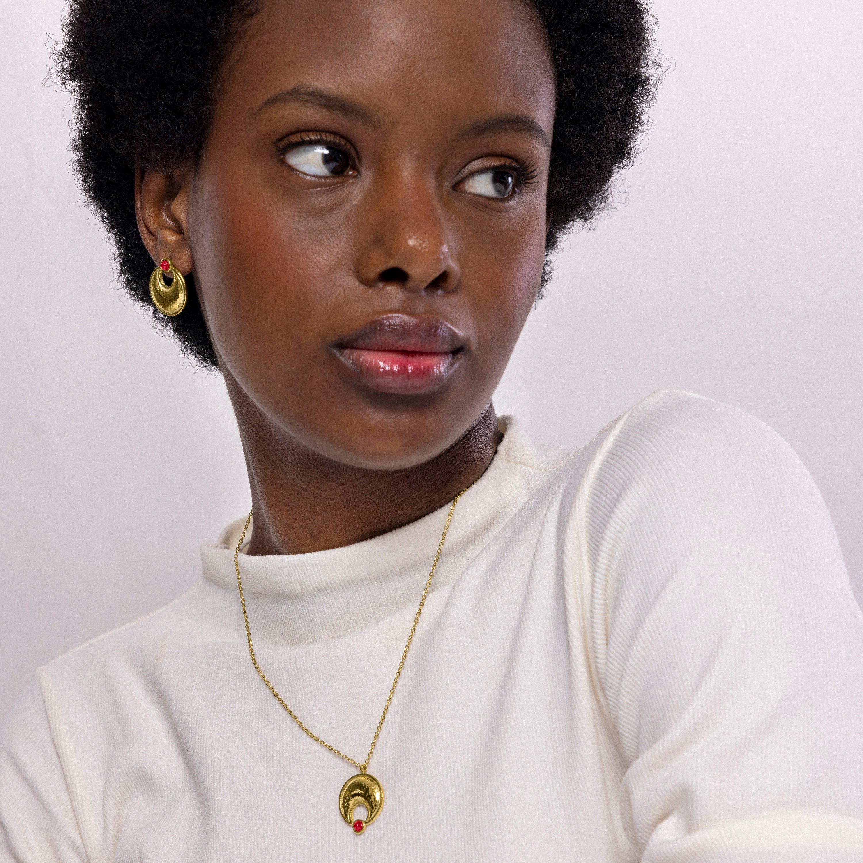Colar de Coral acabado em ouro amarelo 18K - Euvia