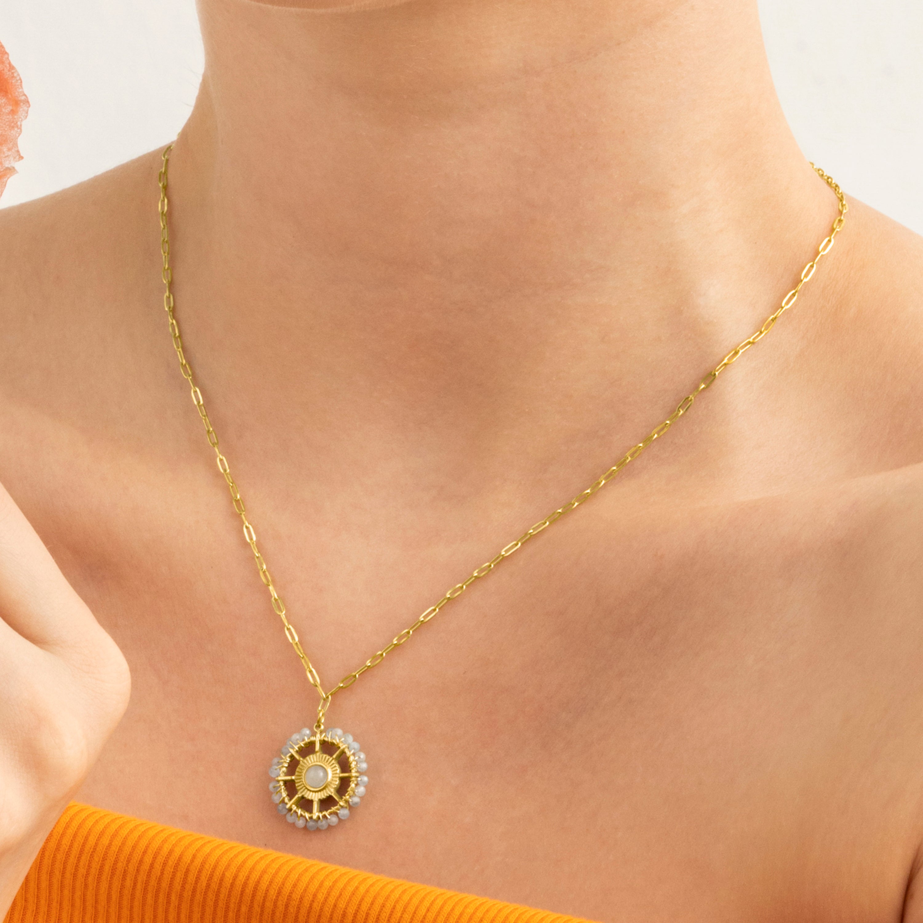 Collier avec cristal bleu finition or 18k - Yakde