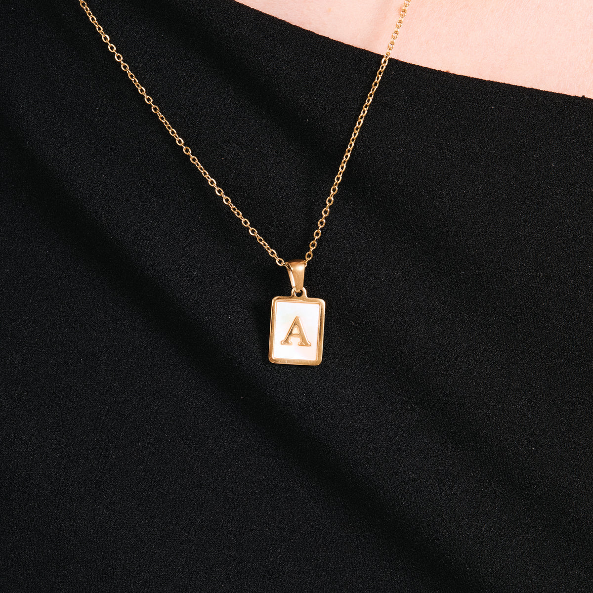 Collar de Madreperla Blanca acabado en oro amarillo de 18k - Alphabet