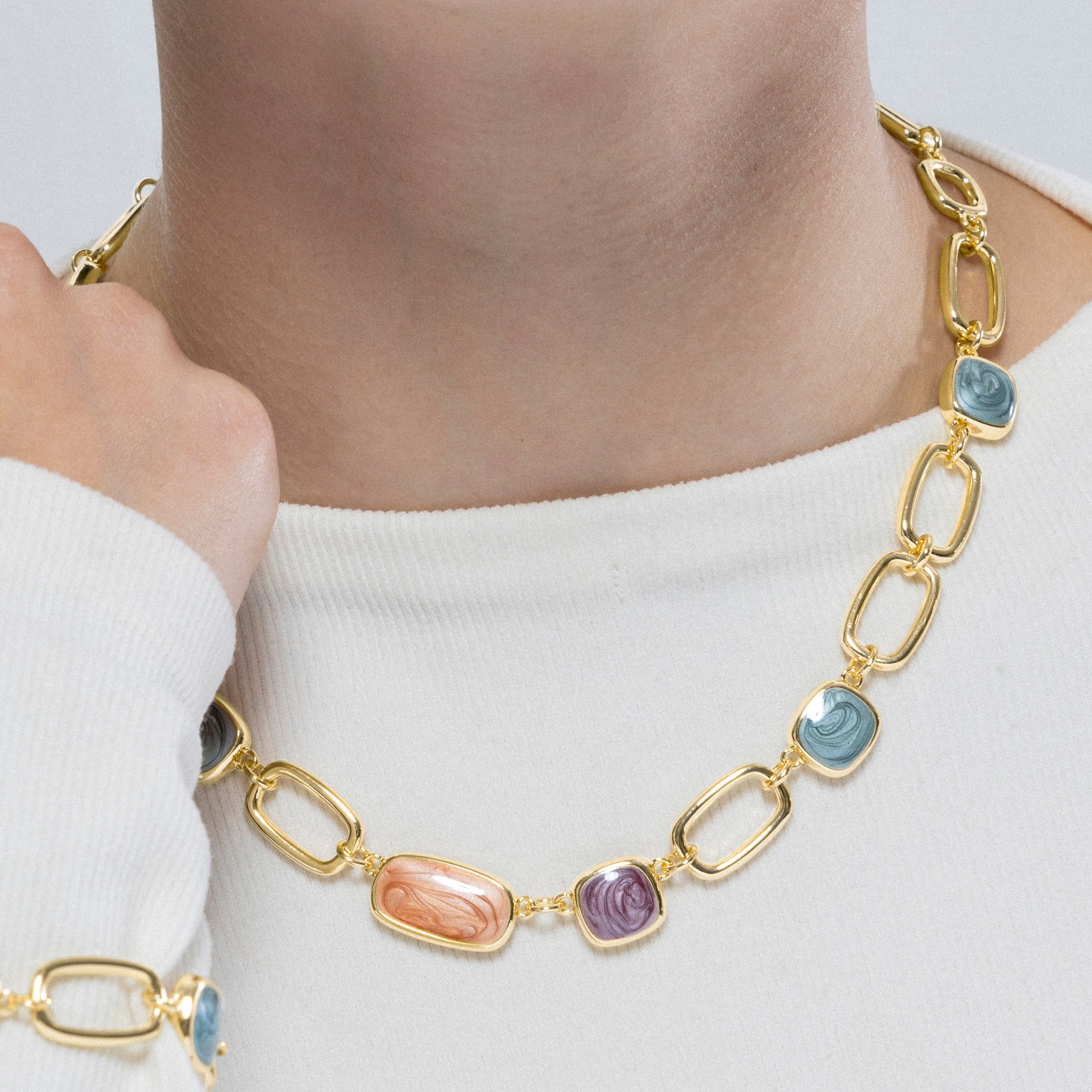 Collar de Resina Multicolor acabado en oro amarillo 18K - Orzur