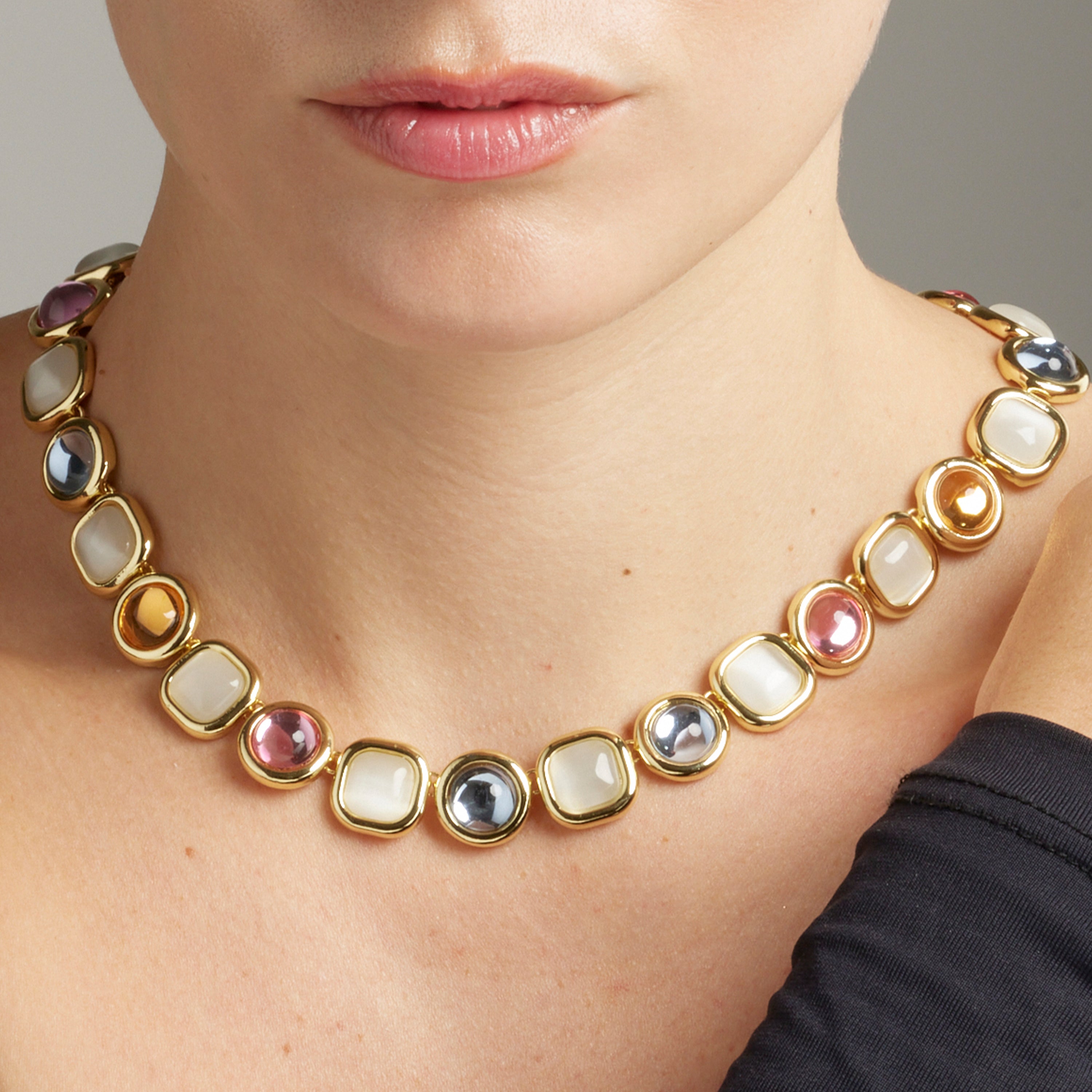 Multicolor Crystal Necklace finished in 18K yellow gold - Mantis