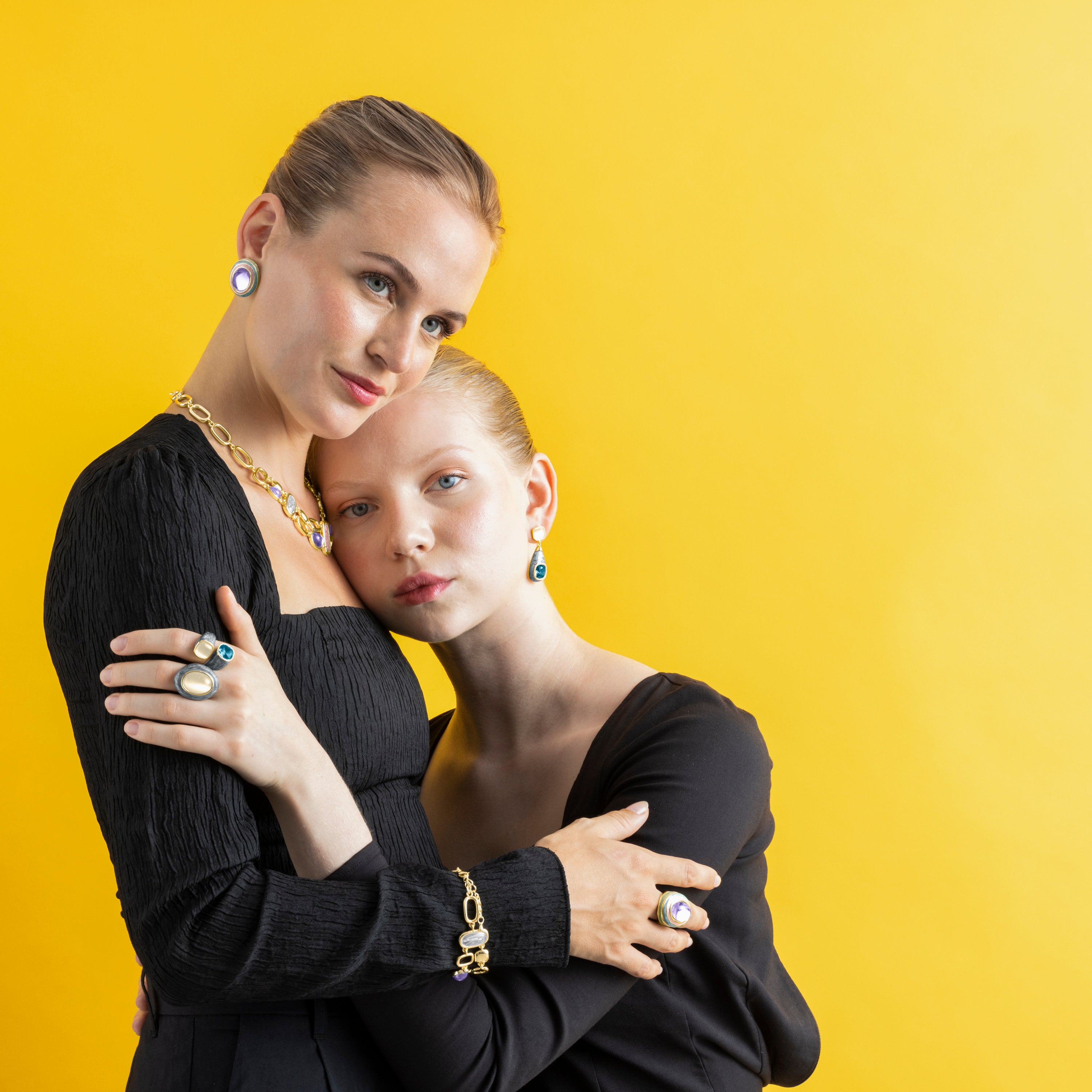 Halskette mit mehrfarbigem Lack in 18k Gold - Laido