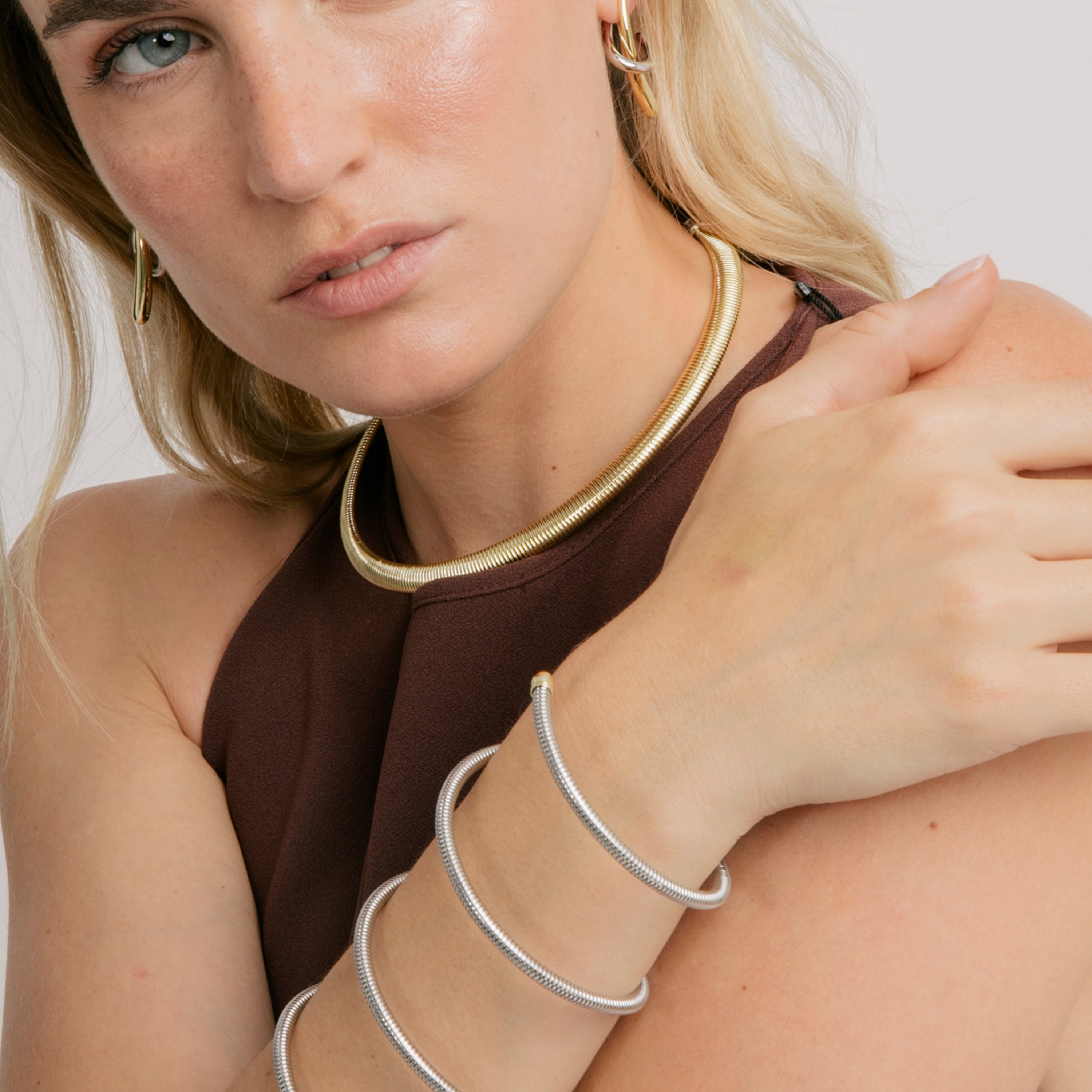 Halskette mit funkelndem Zirkonia, 18k Gelbgold-Finish - Thaura