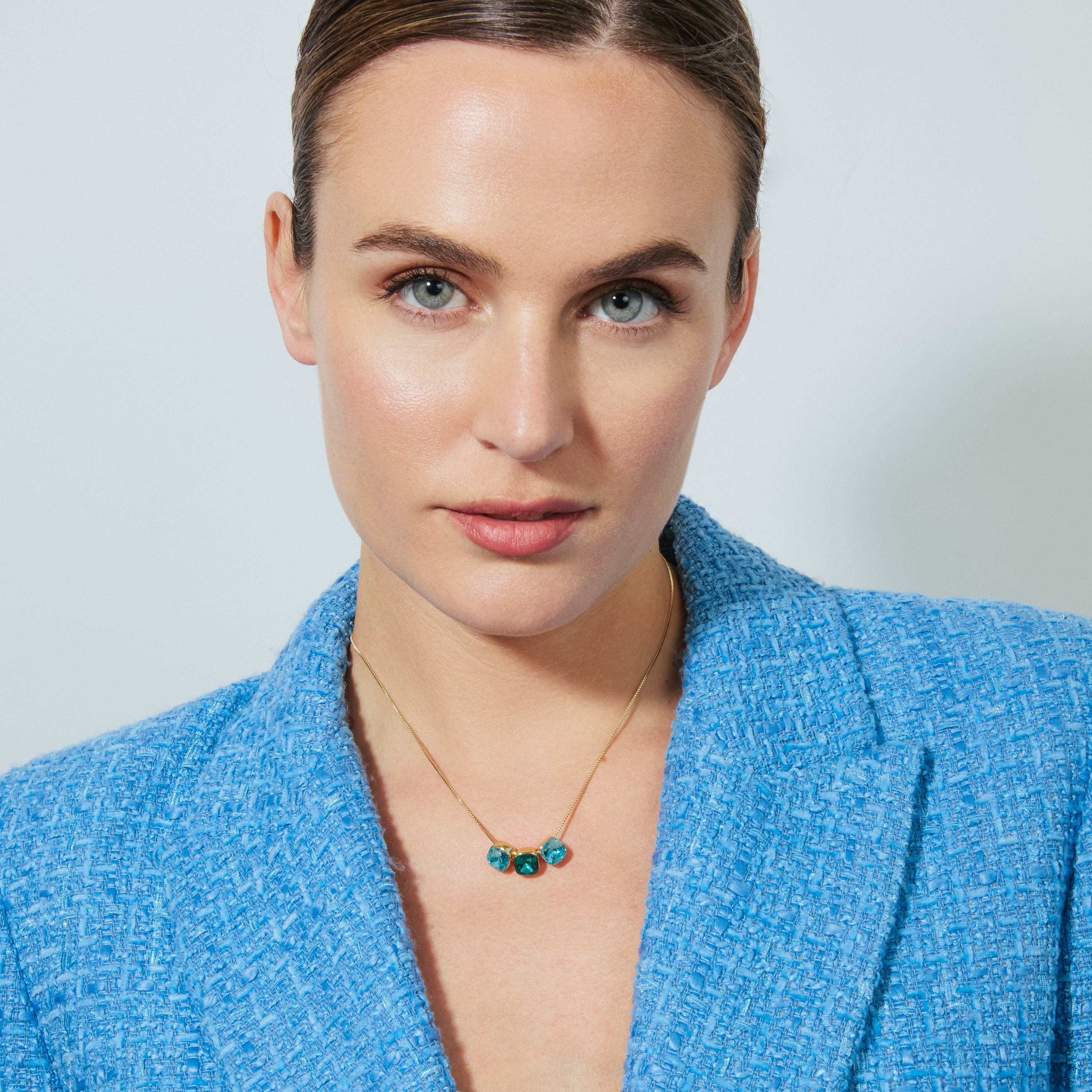 Collier en cristal bleu avec finition en or jaune 18 carats - Kibuki