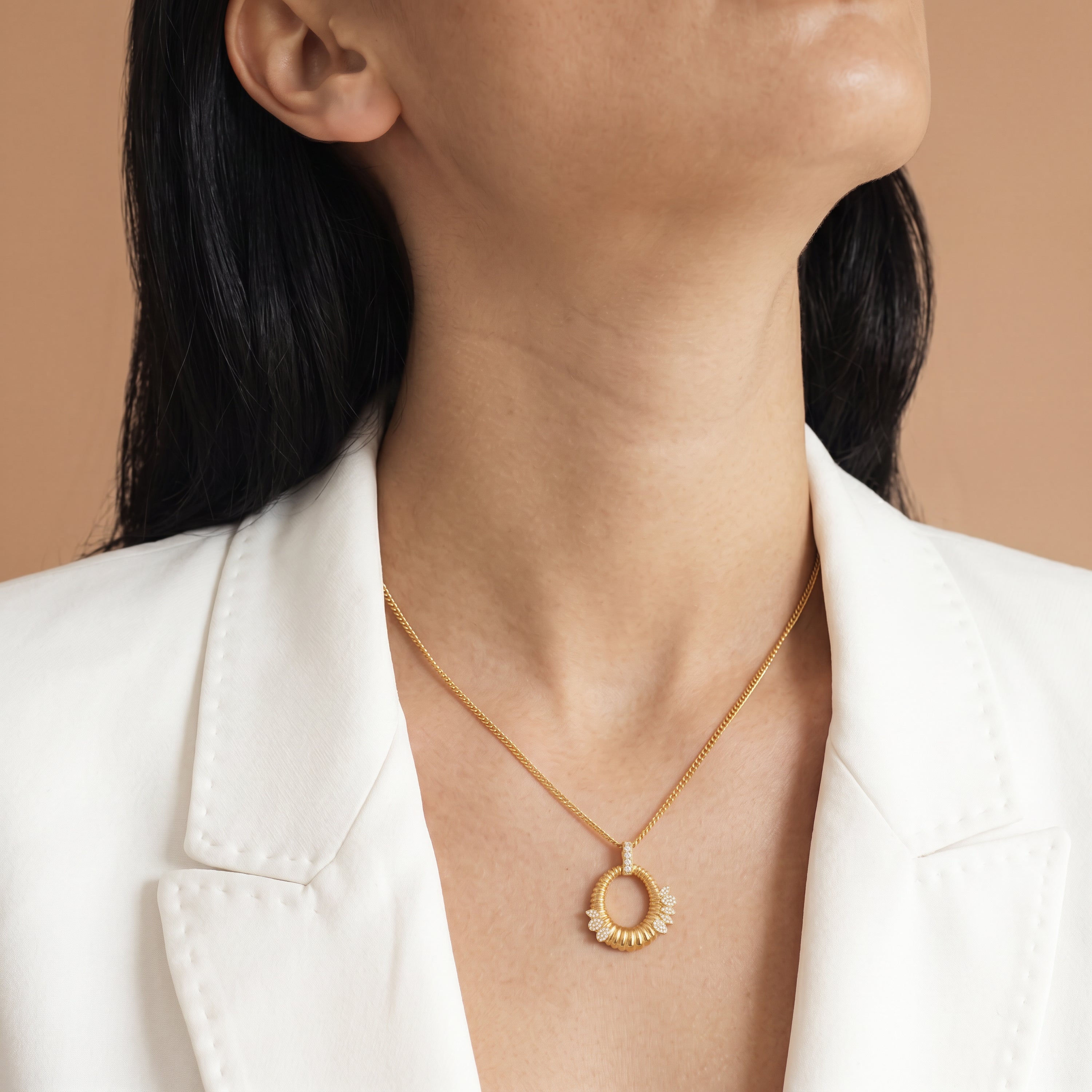 Halsband Mame 18k Gelbgold-Finish – Mame WEISS