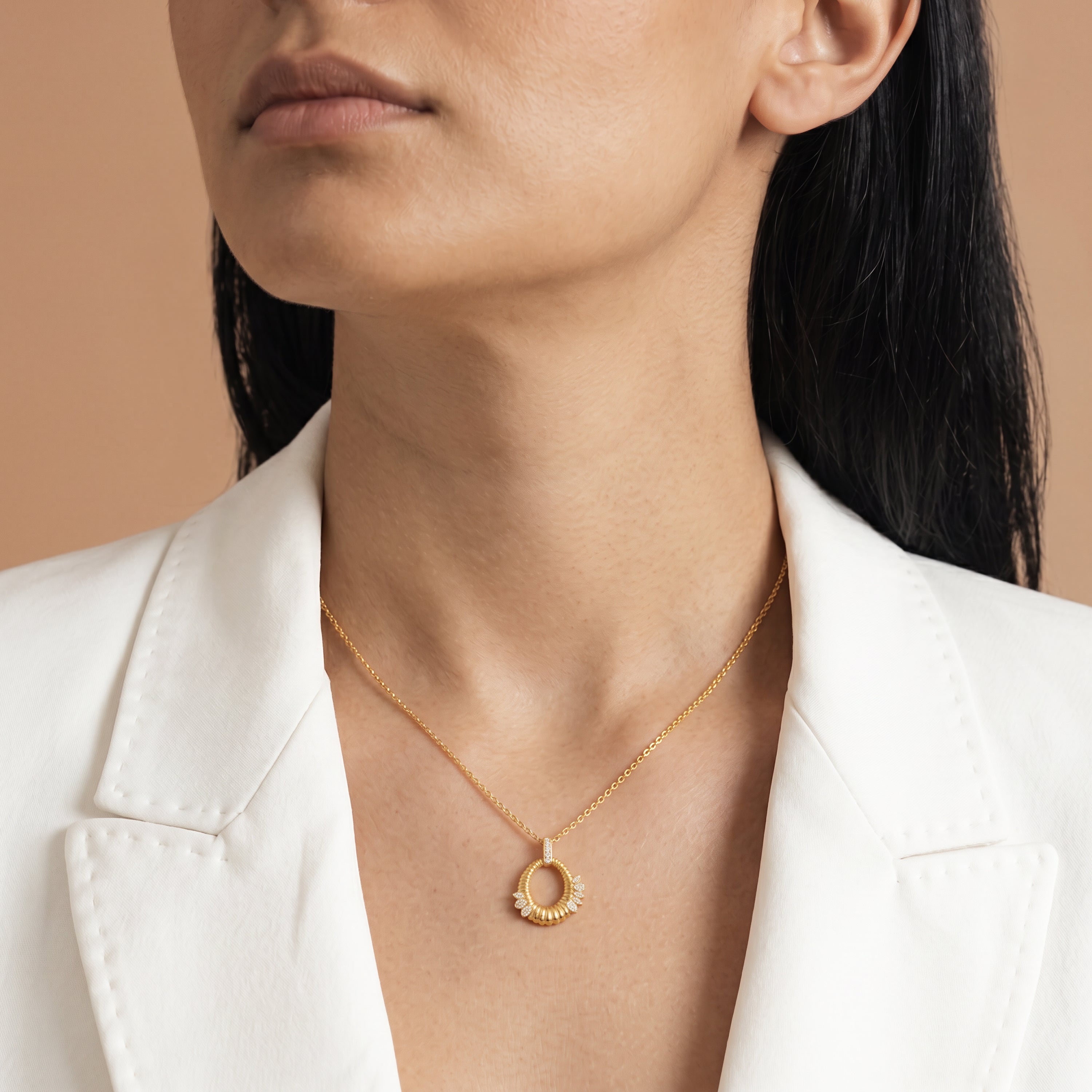 Halsband Mame 18k Gelbgold-Finish – Mame WEISS