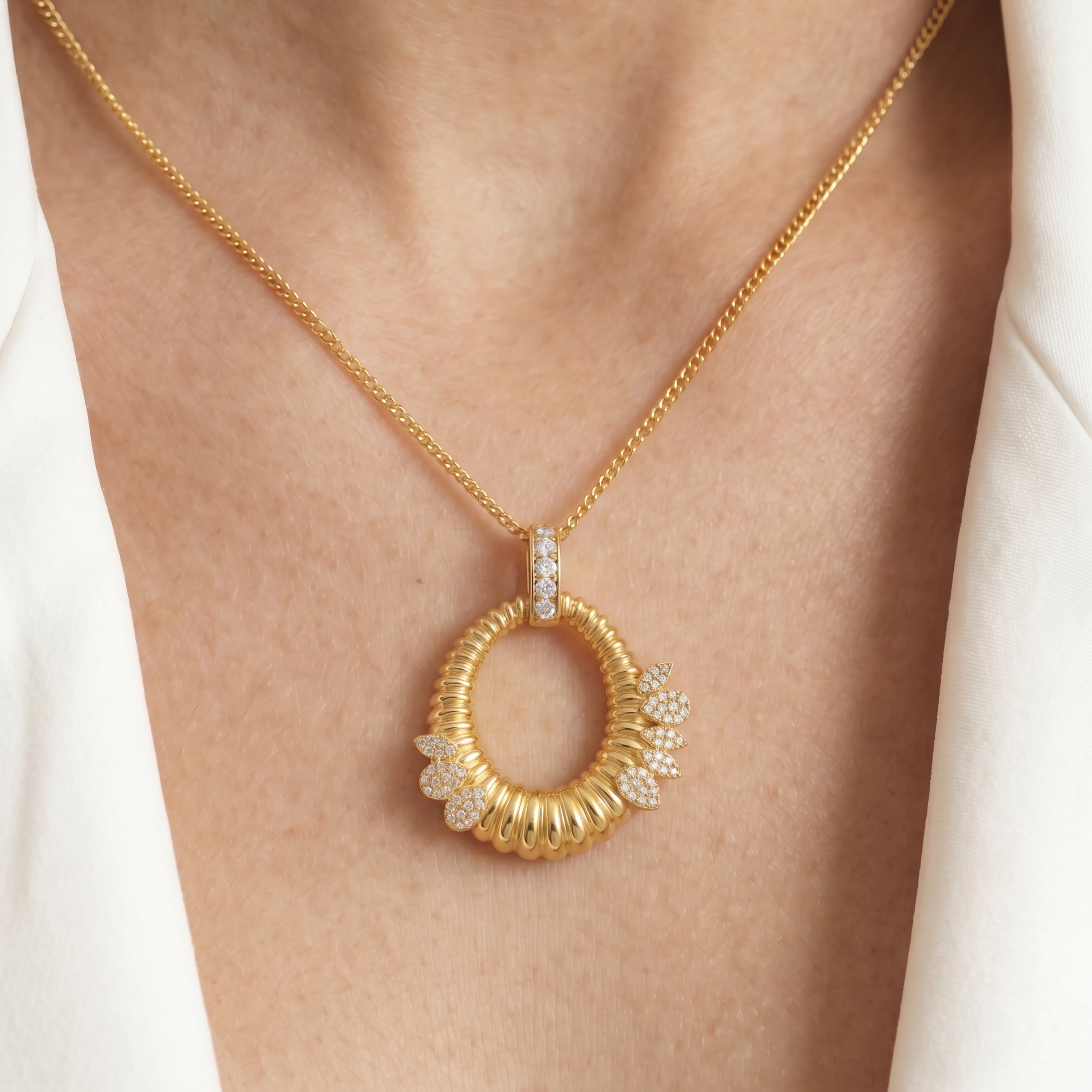 Halsband Mame 18k Gelbgold-Finish – Mame WEISS