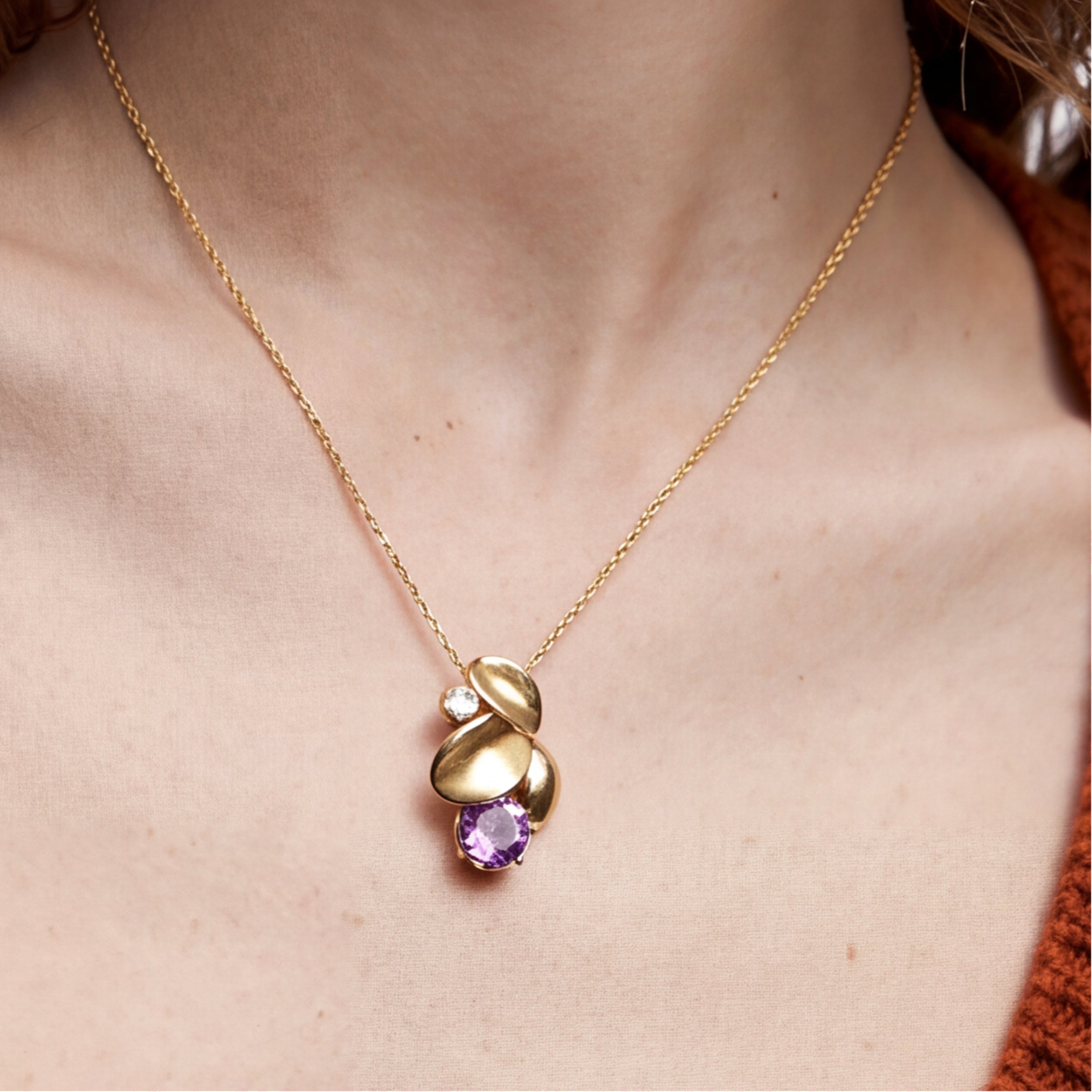 Purple crystal necklace with an 18k yellow gold finish - Guowa
