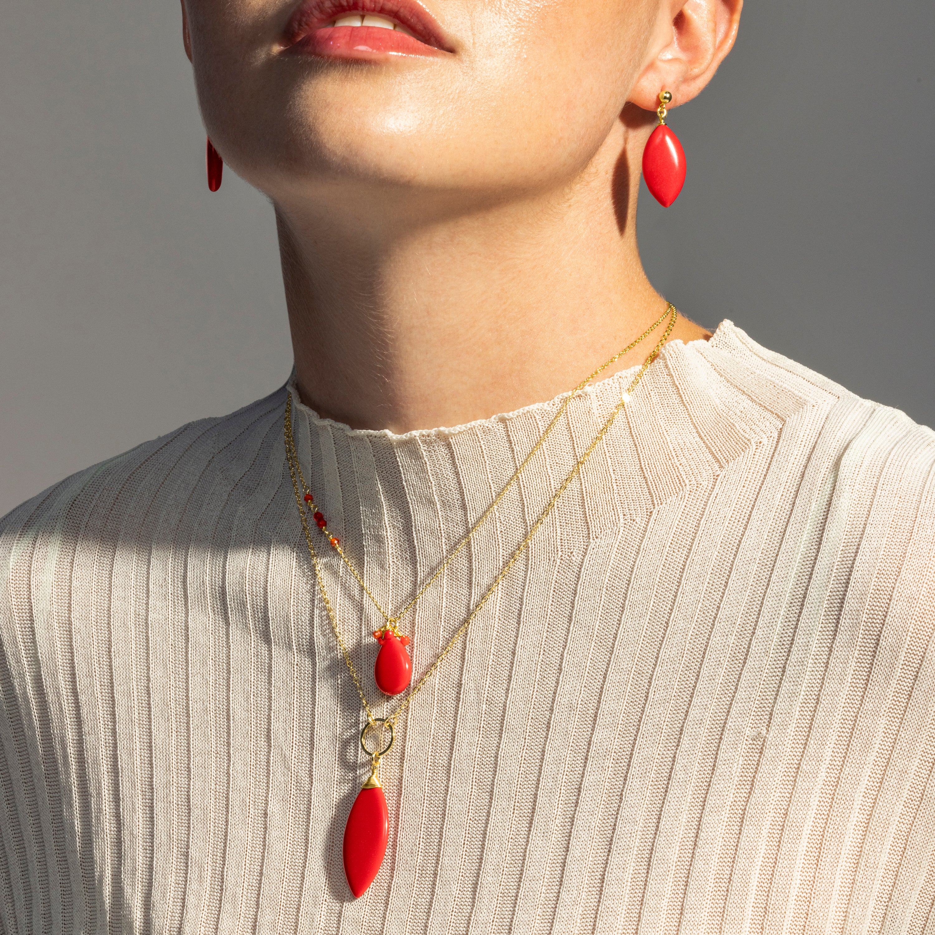Coral necklace finished in 18K yellow gold - Adak