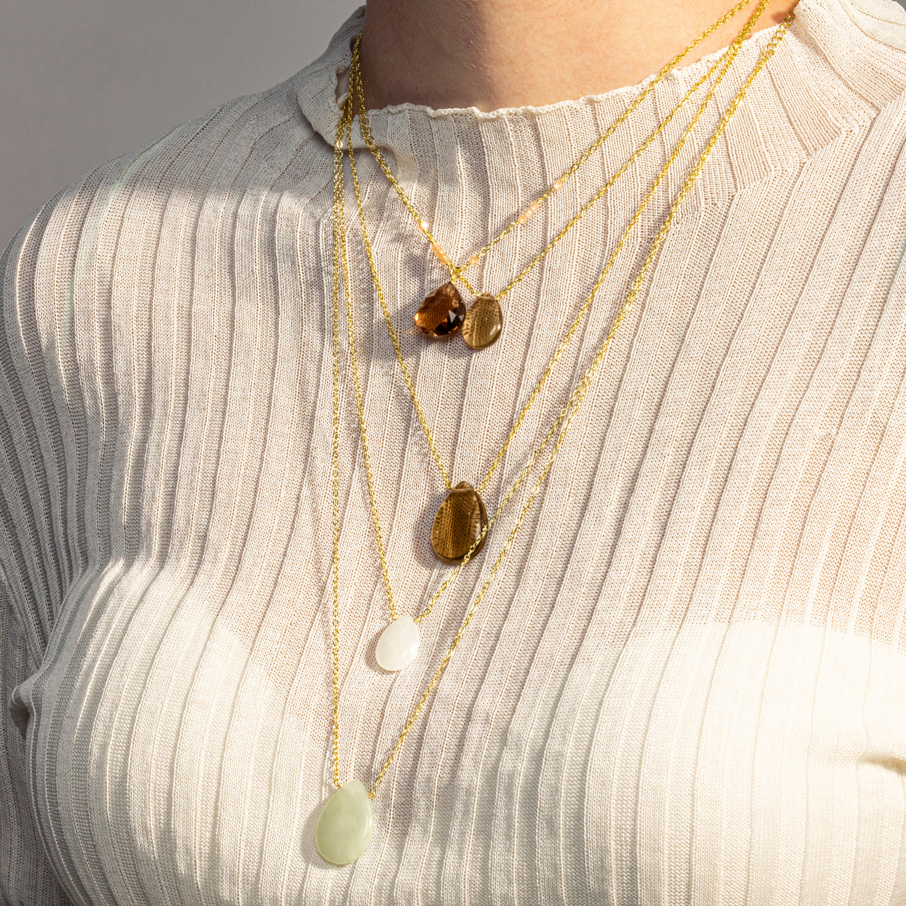 Collar de Cuarzo Ahumado Hidrotermal acabado en oro amarillo 18K - Zoqoyi