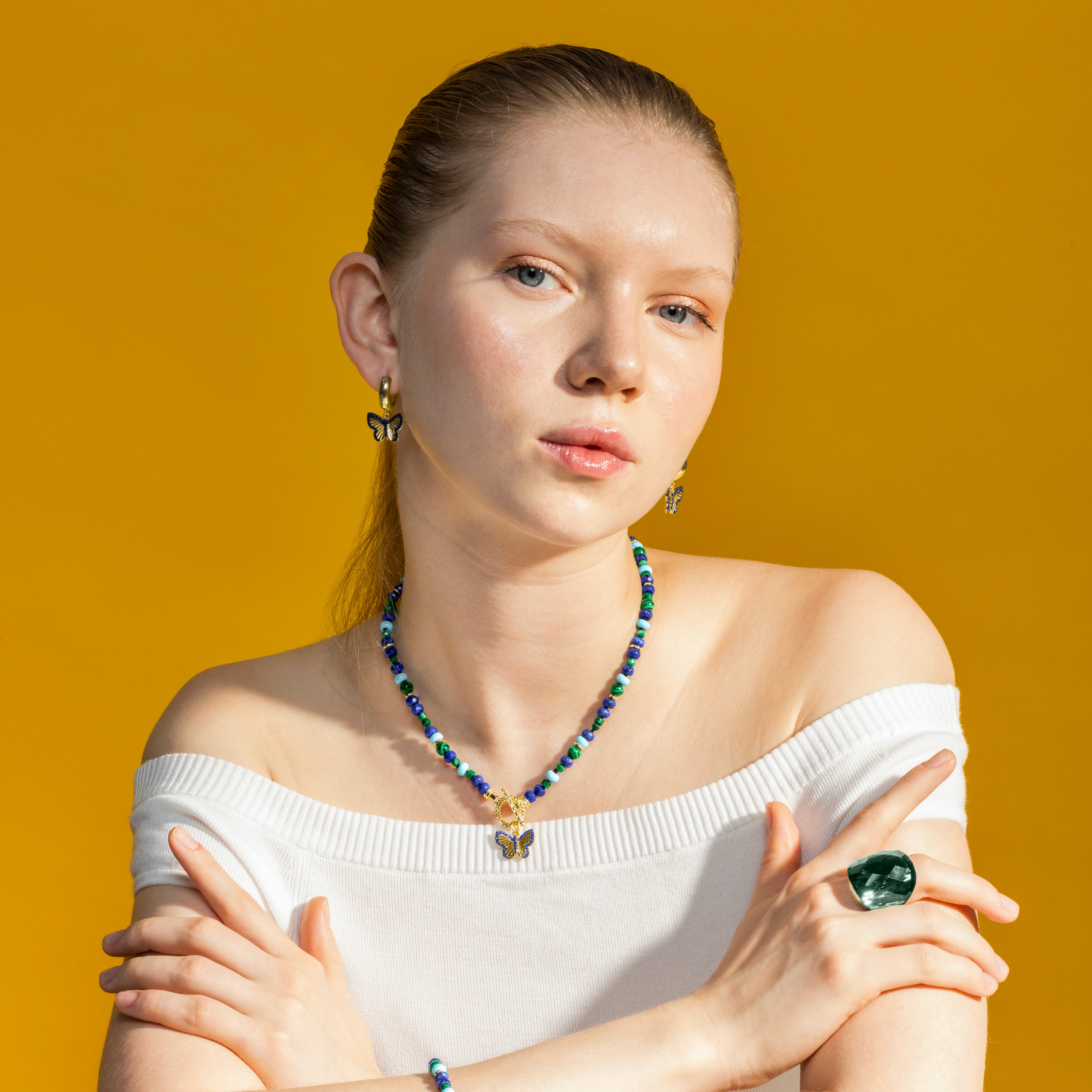 Collar with Natural Lapis Lazuli finished in 18k gold - Arru