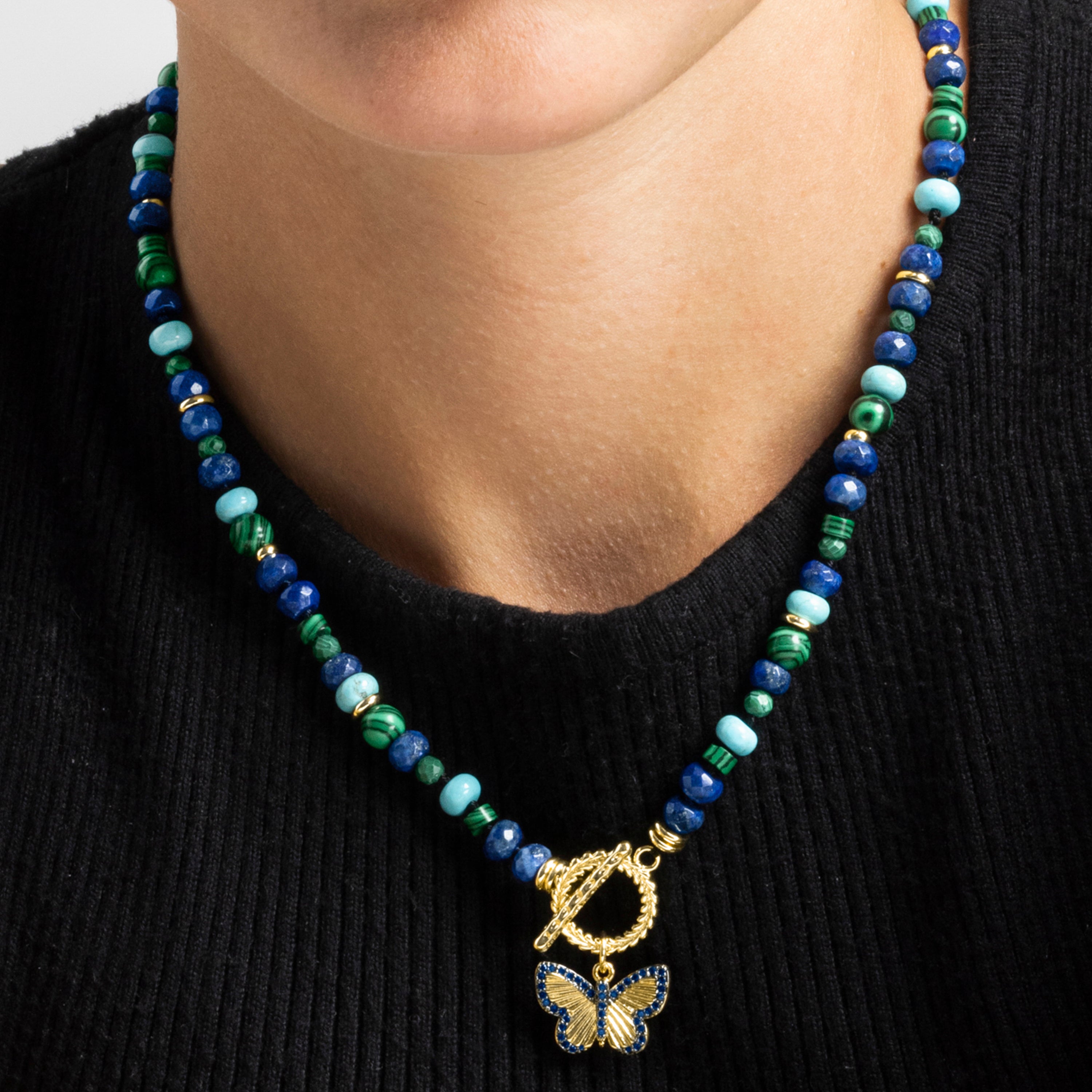 Collar with Natural Lapis Lazuli finished in 18k gold - Arru