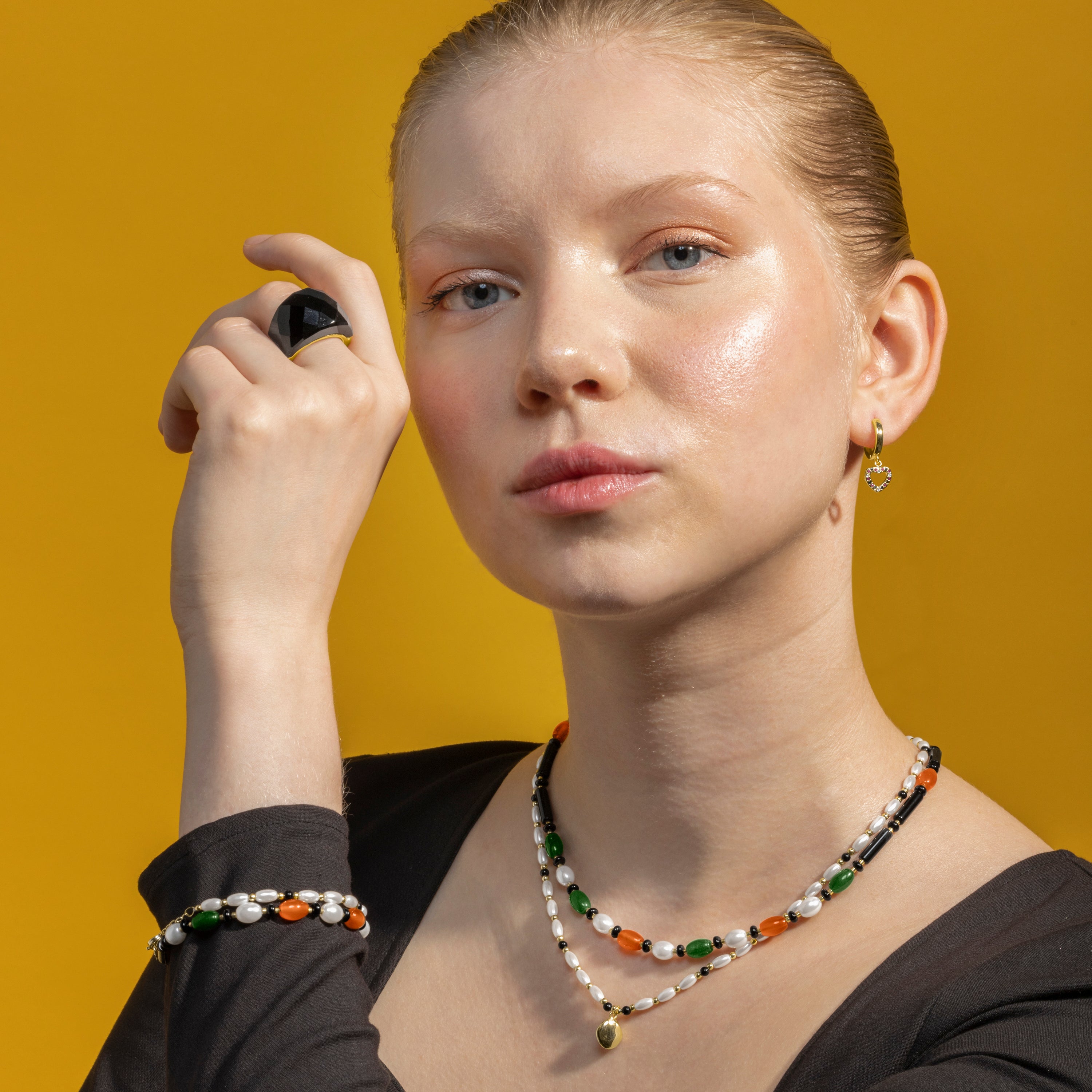 Necklace with Onyx finished in 18k gold - Coepil