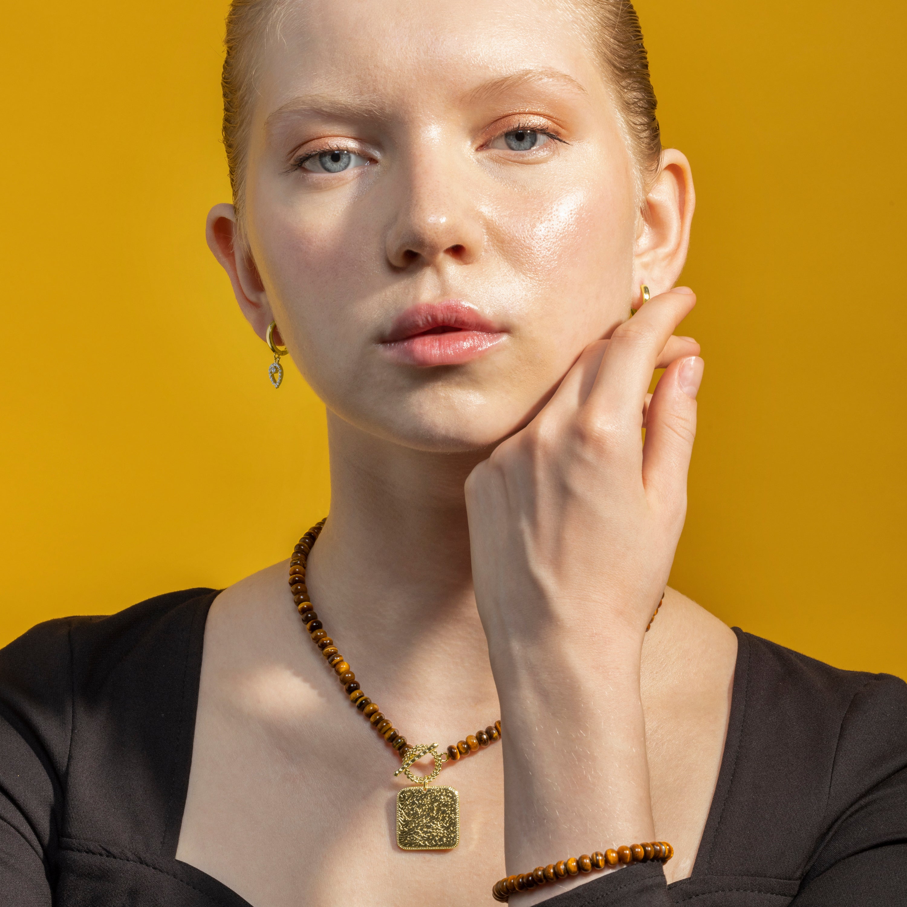 Colar com Olho de Tigre acabamento em ouro 18k - Lessy