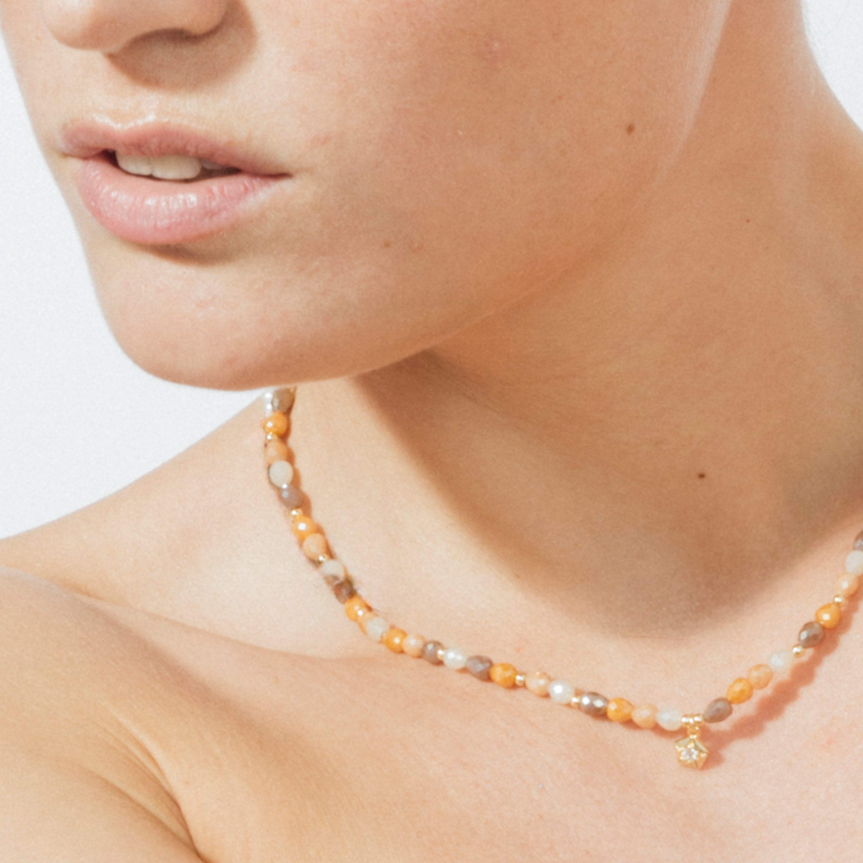 Collier en cristal marron finition en or jaune 18k - Likdu