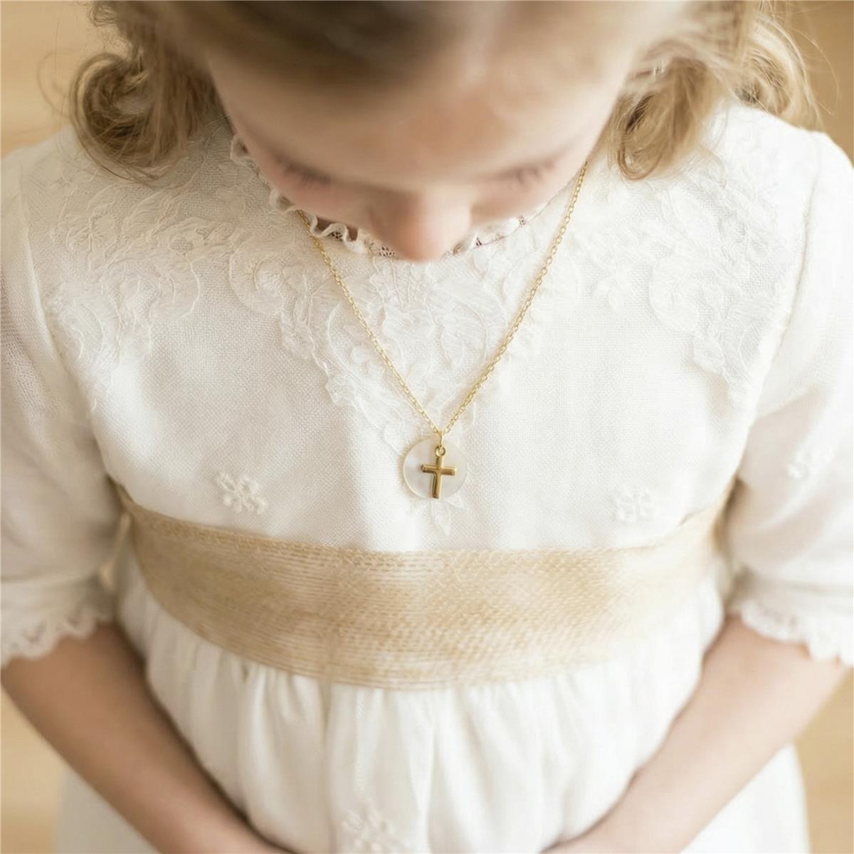 White Mother-of-Pearl Necklace Finished in 18k Yellow Gold - Yrmul