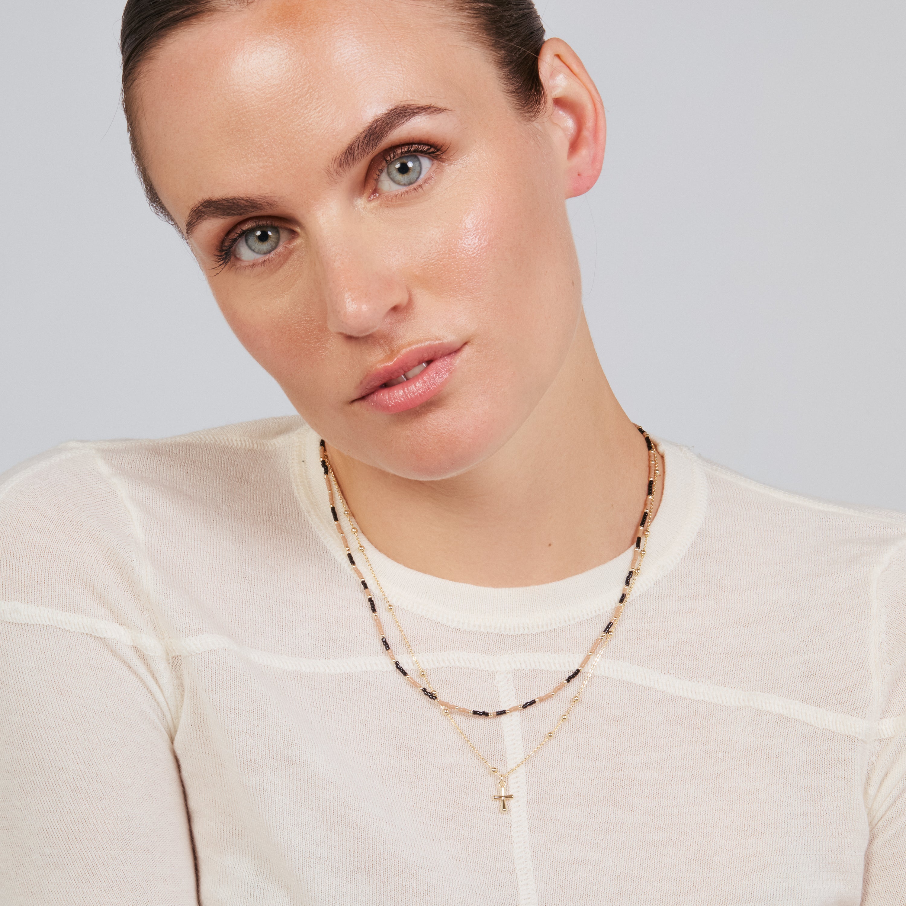 Collar de Cristal Negro acabado en oro amarillo de 18k - Yosuey