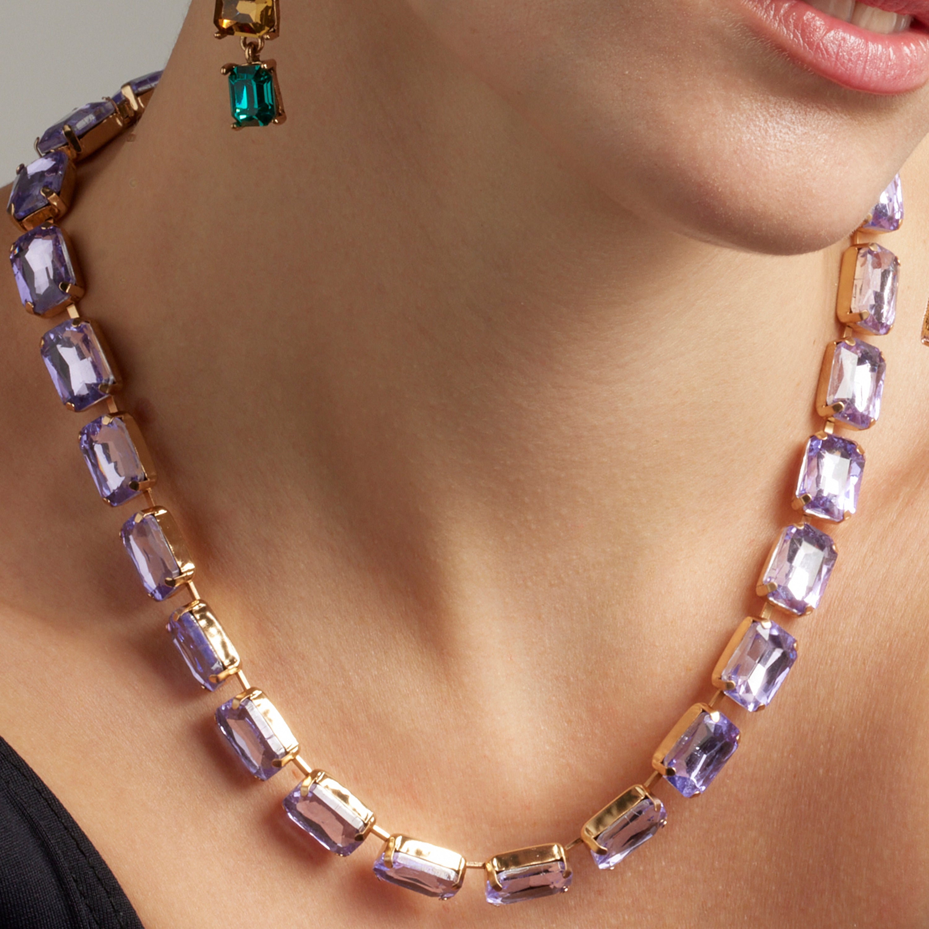 Halskette aus lila Kristall mit 18K Gelbgold-Finish - Ankek