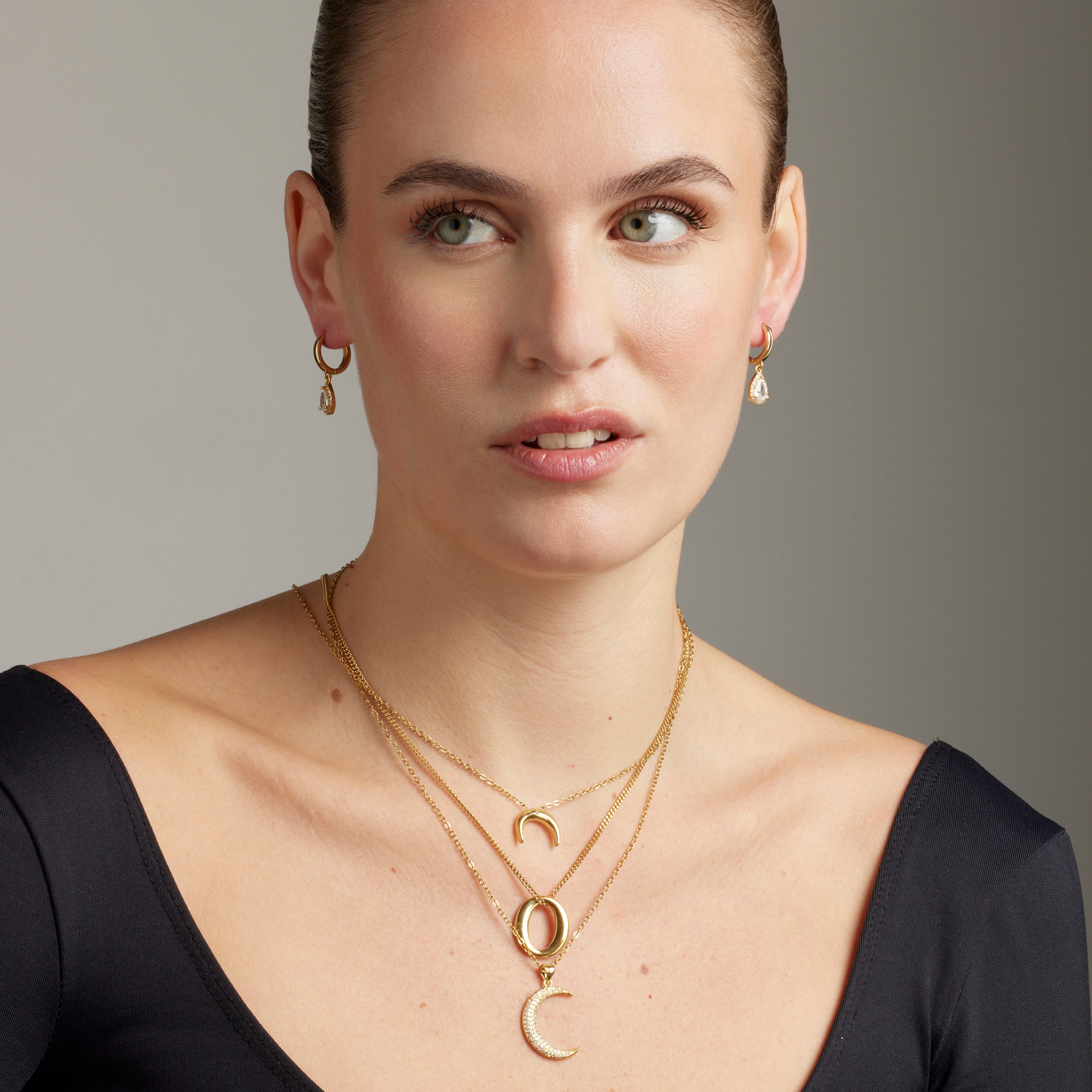 Colar com Zircónia Brilhante acabamento ouro 18K - Deoko