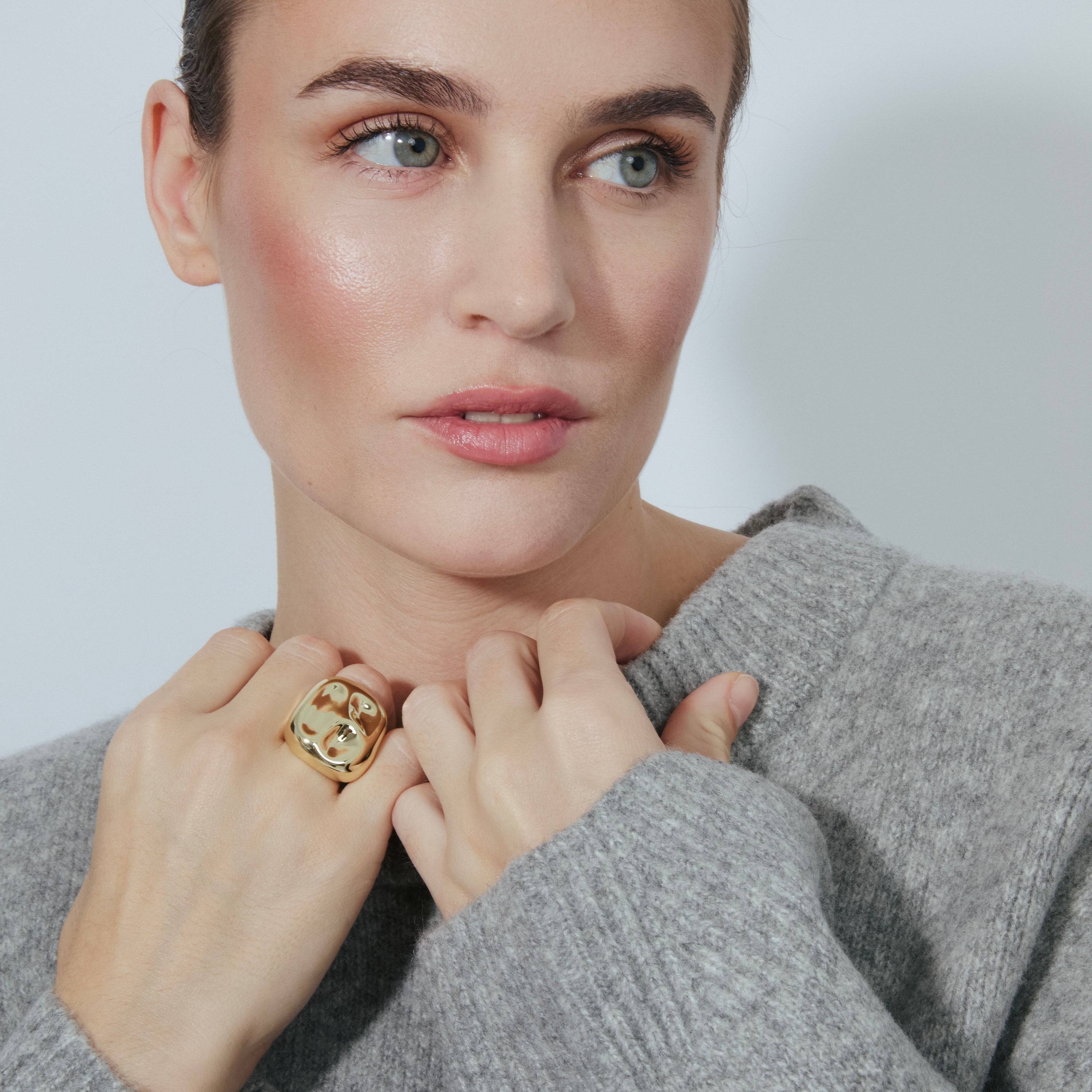 Anillo acabado en oro amarillo de 18K - Fioak