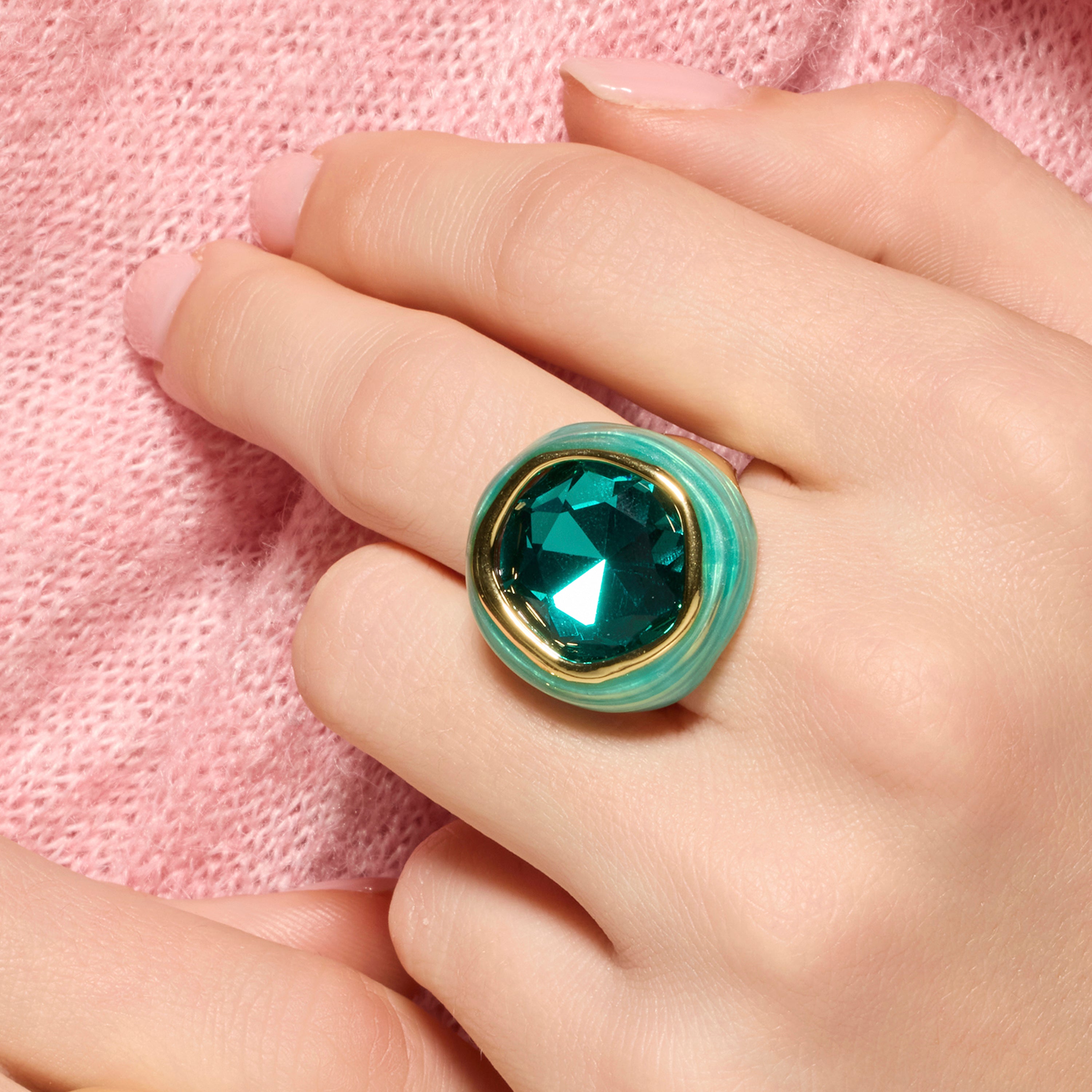 Bague finition or jaune 18k et quartz hydrothermal vert Paraiba - Mantis