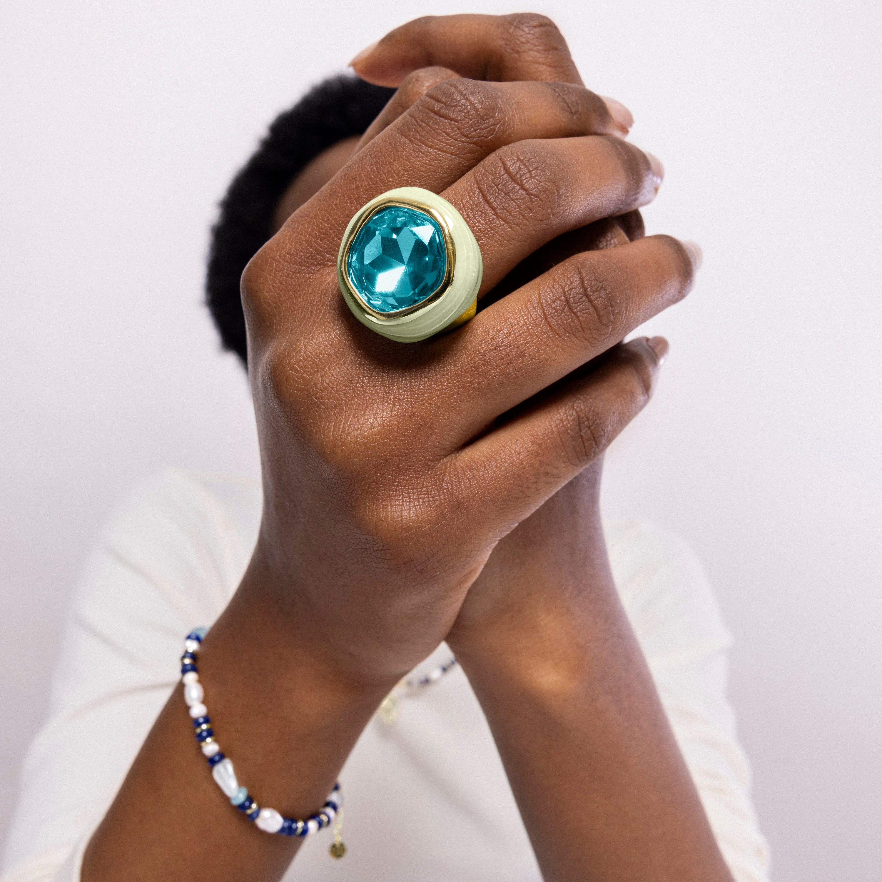 Green Crystal Ring finished in 18K yellow gold - Mantis