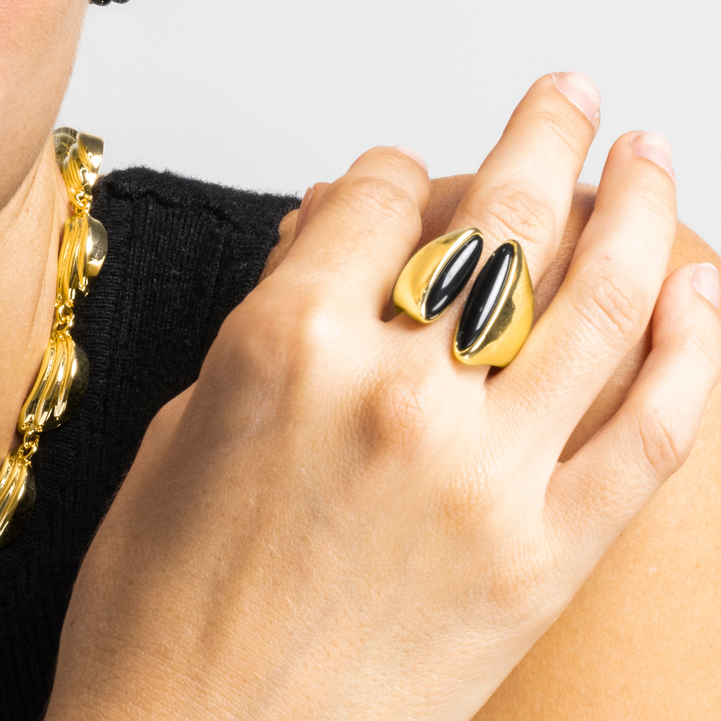 Bague avec résine noire finition or 18k - Modwi