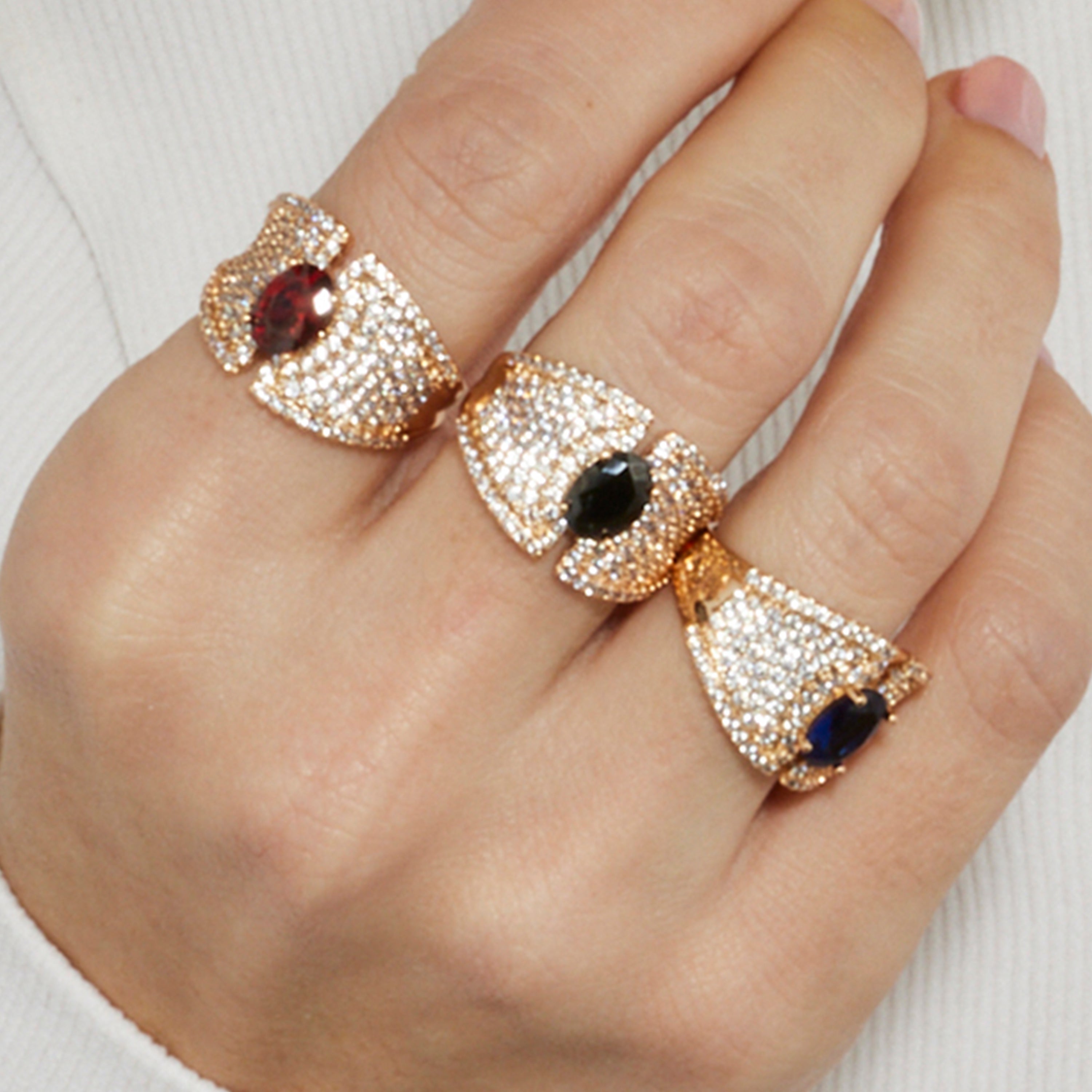 Bague avec Zircone Onyx finition or 18k - Kiawe