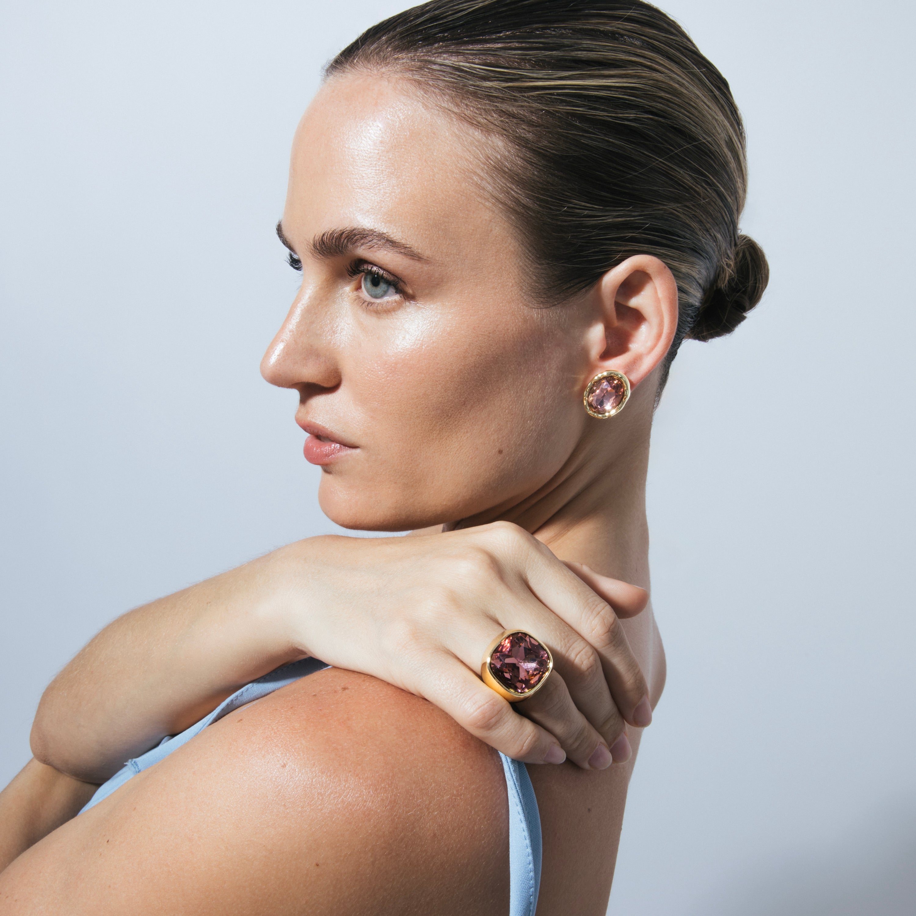 Anillo de Circonita Marrón acabado en oro amarillo 18k - Ashan