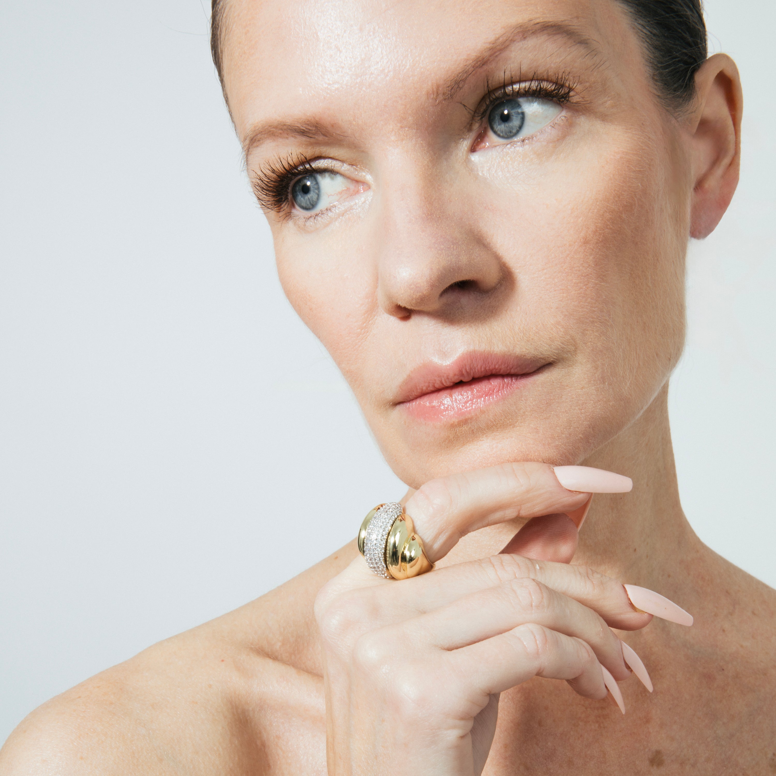 Anillo de Circonita Brillante acabado en oro amarillo 18k - Lyssi