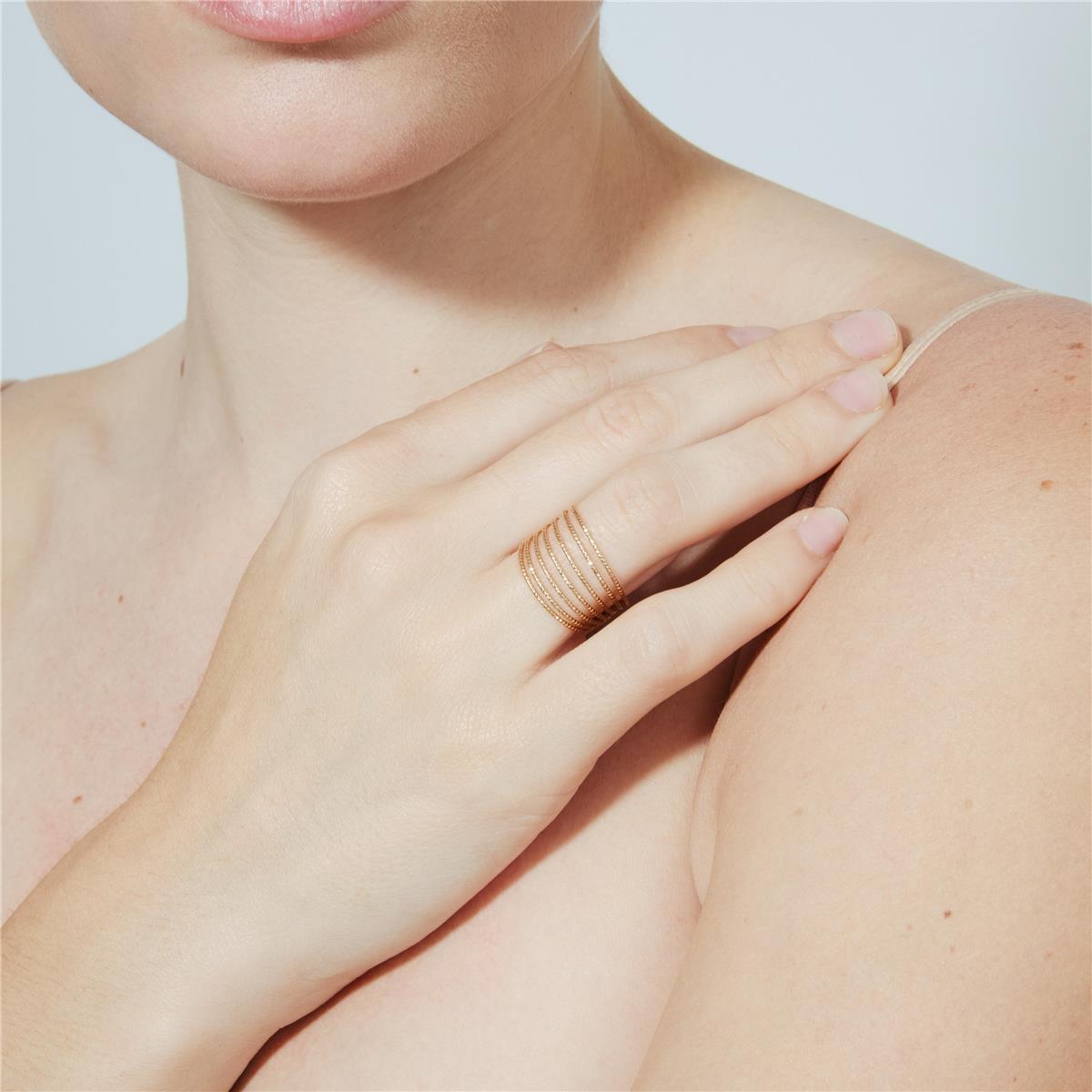 Anillo Issca acabado oro amarillo 18k - Issca