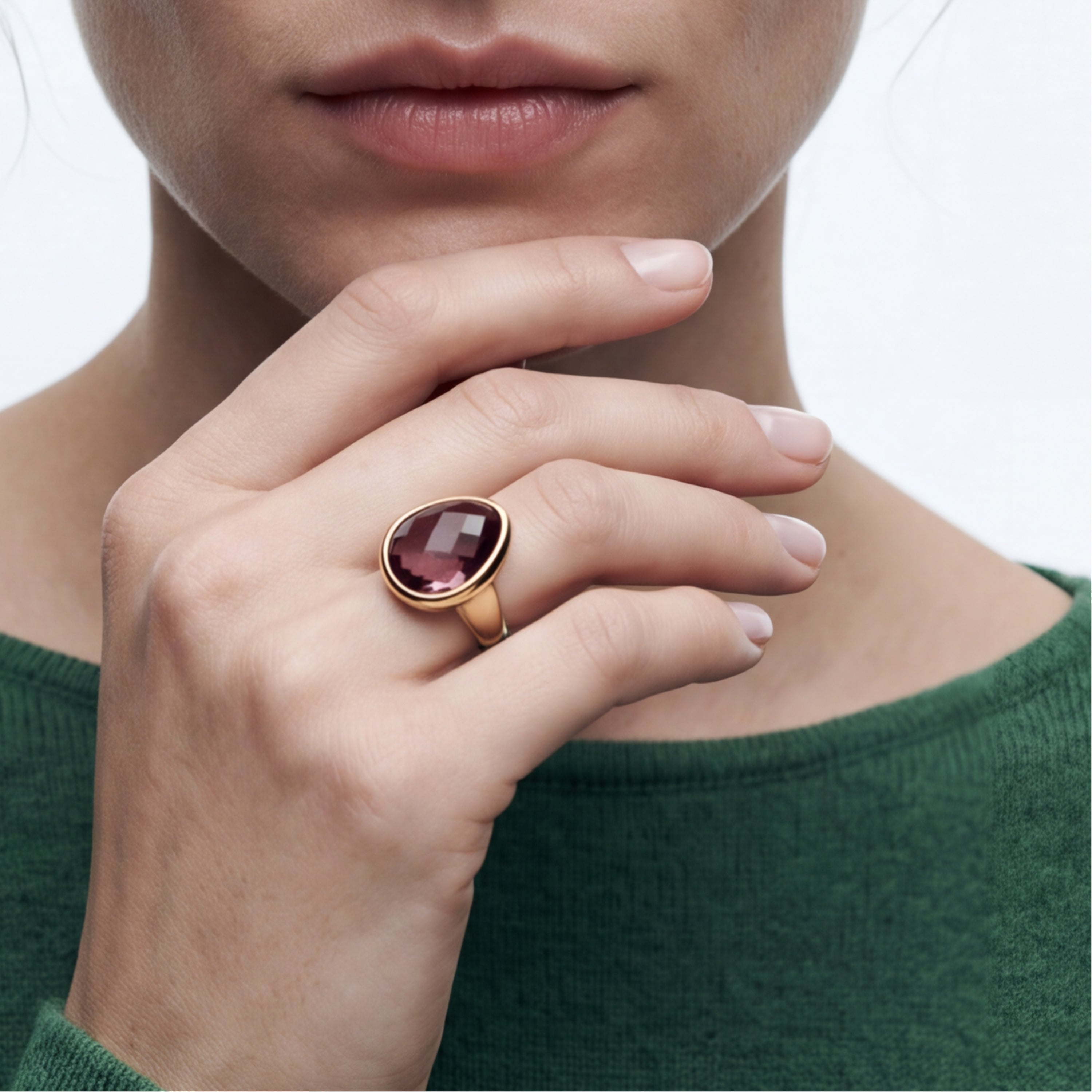 Anillo de Cristal Morado acabado en oro amarillo de 18k - Rimya