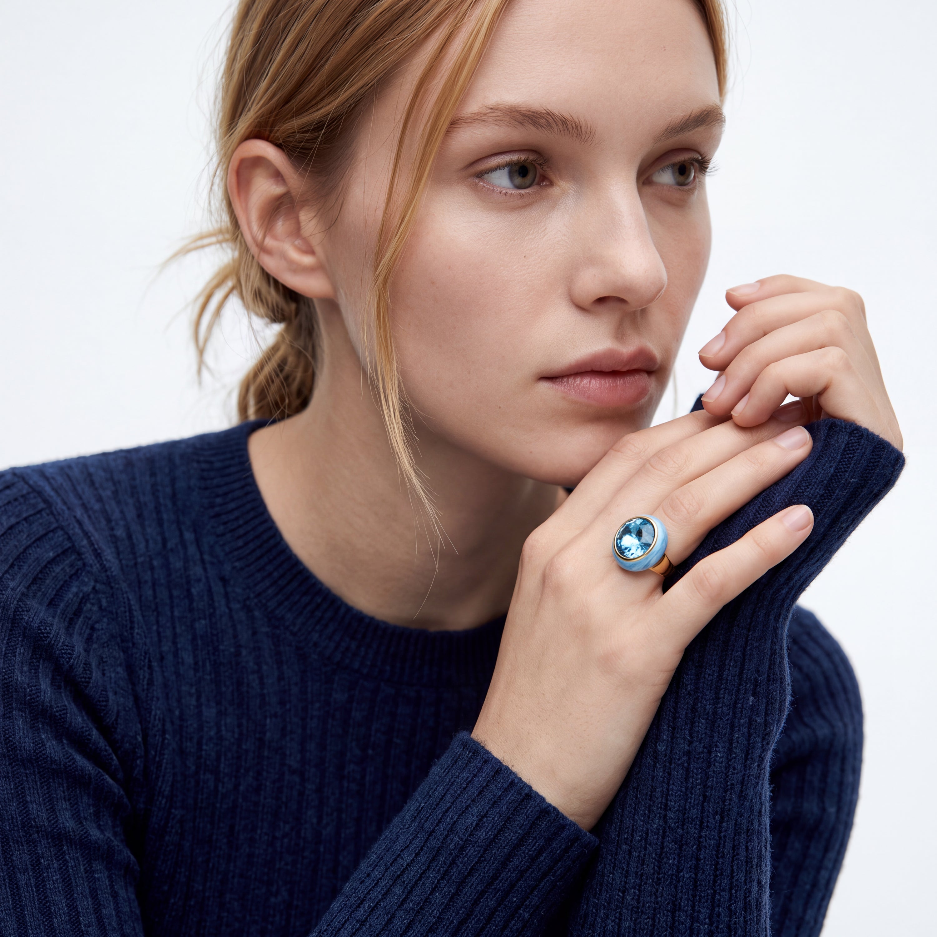 Blue crystal ring with an 18k yellow gold finish - Krimley