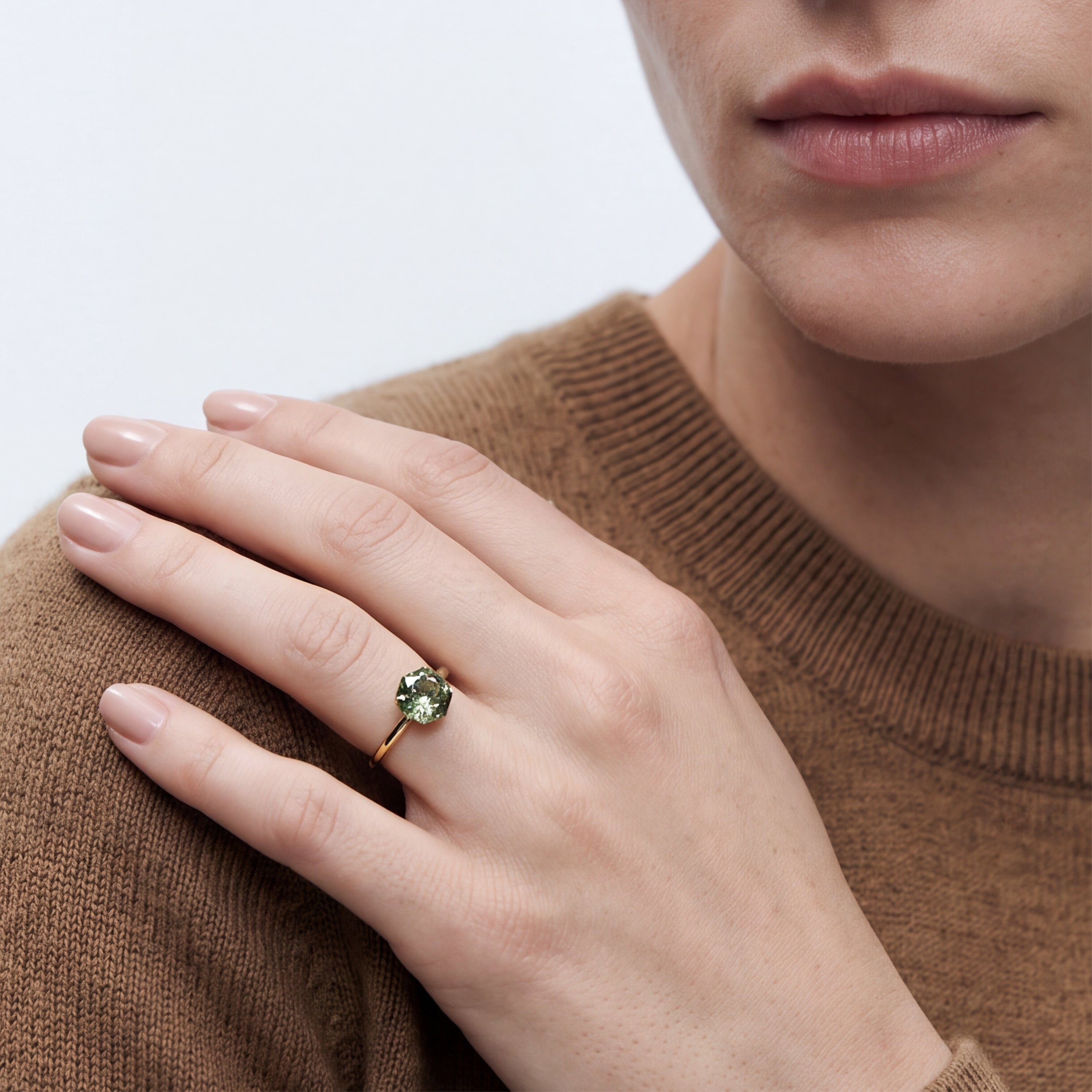 Anillo de Circonita Verde acabado en oro amarillo de 18k - Lisath