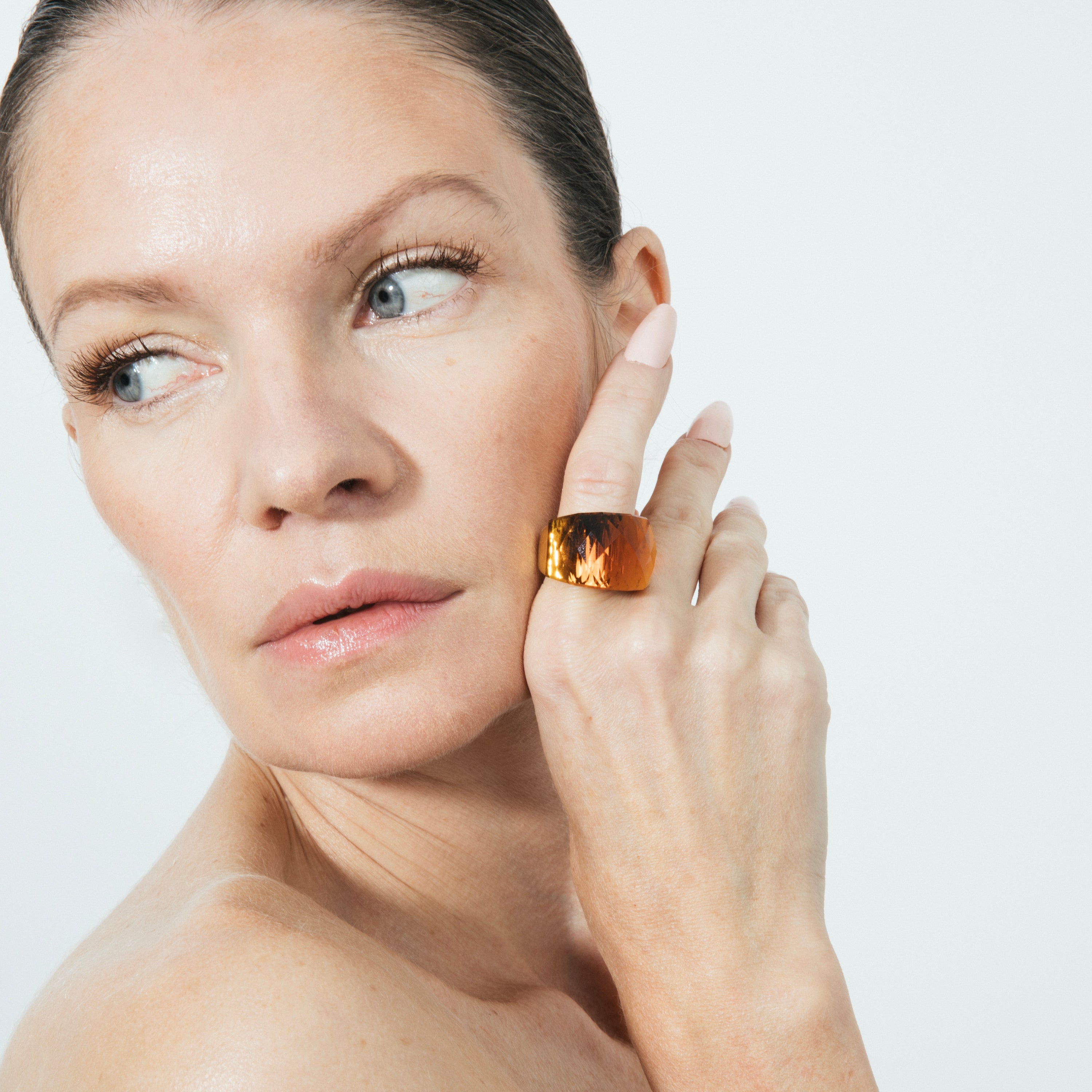 Anillo de Cuarzo Hidrotermal Naranja acabado en oro amarillo de 18k - Fadino