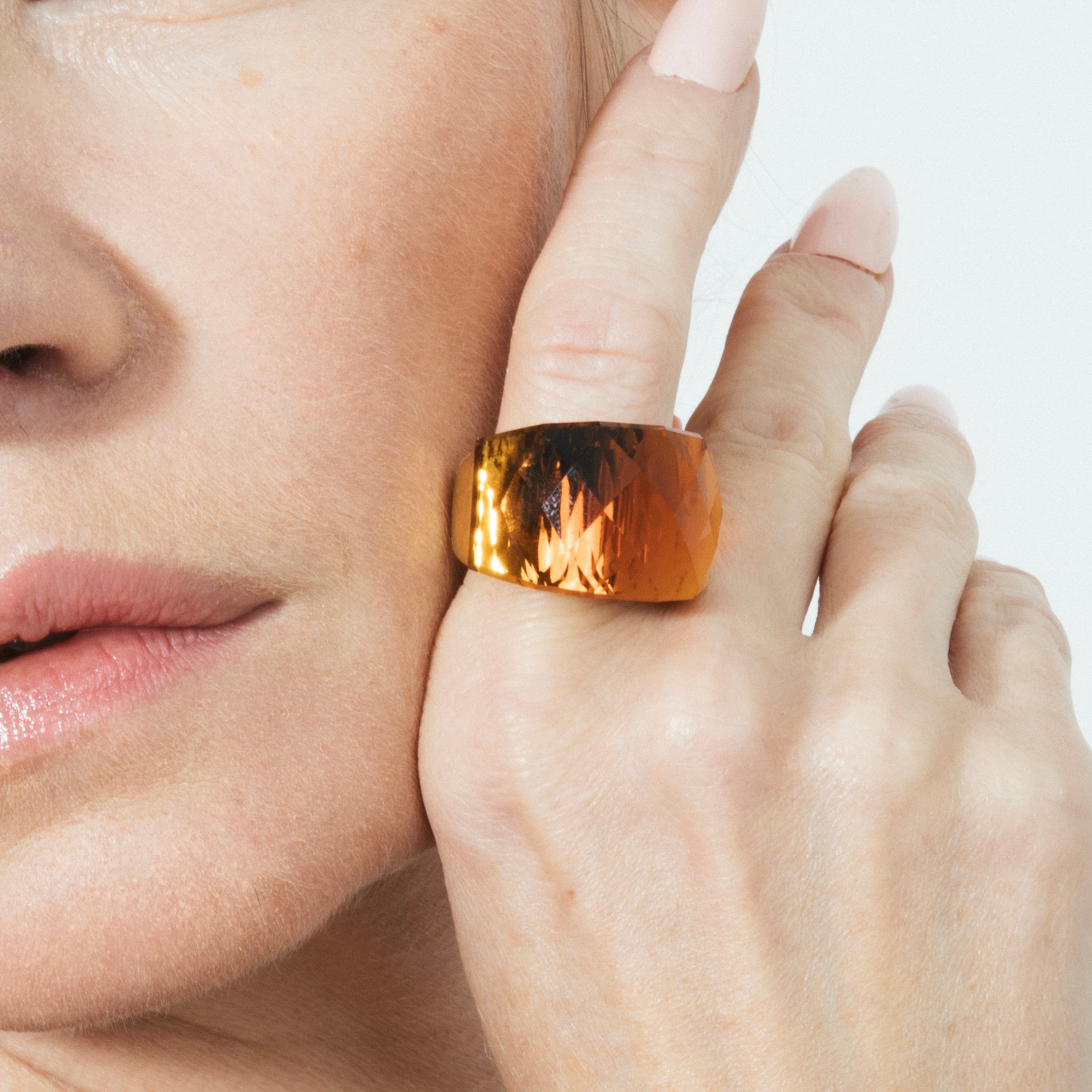 Hydrothermal Orange Quartz Ring finished in 18k yellow gold - Fadino