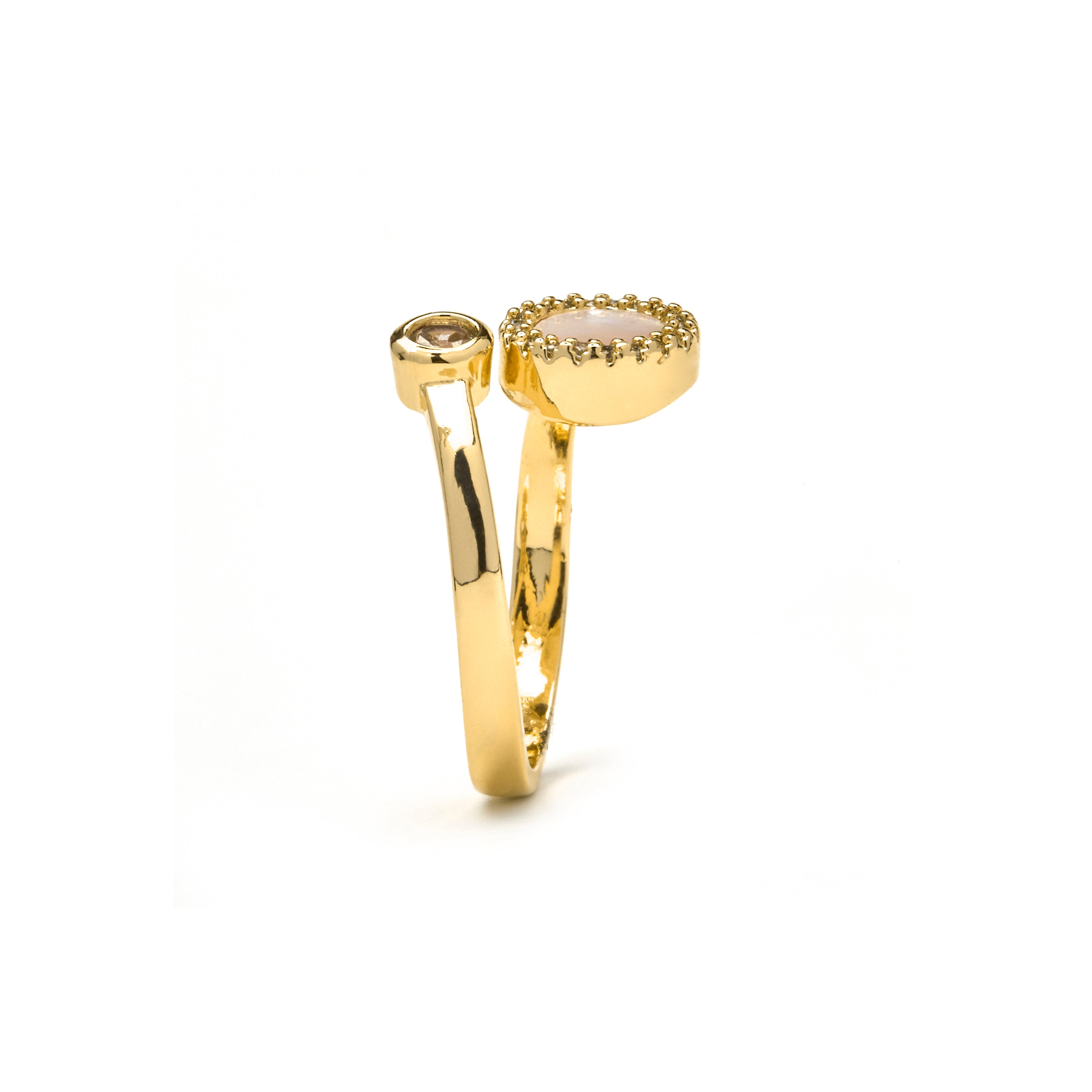 Ring with White Mother-of-Pearl finished in 18k gold - Yaran