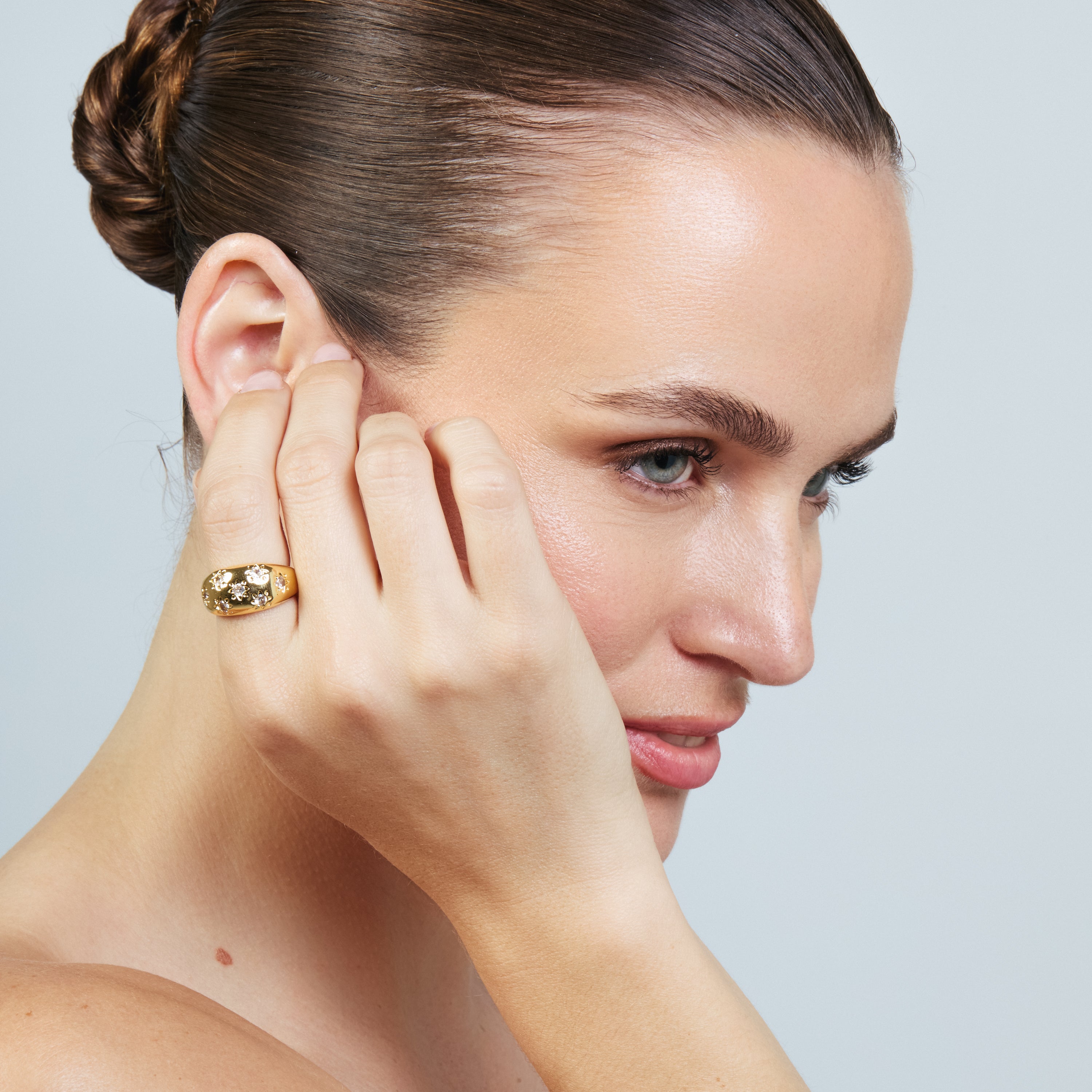 18k Yellow Gold Finished Metal Alloy and Sparkling Cubic Zirconia Ring - Juini