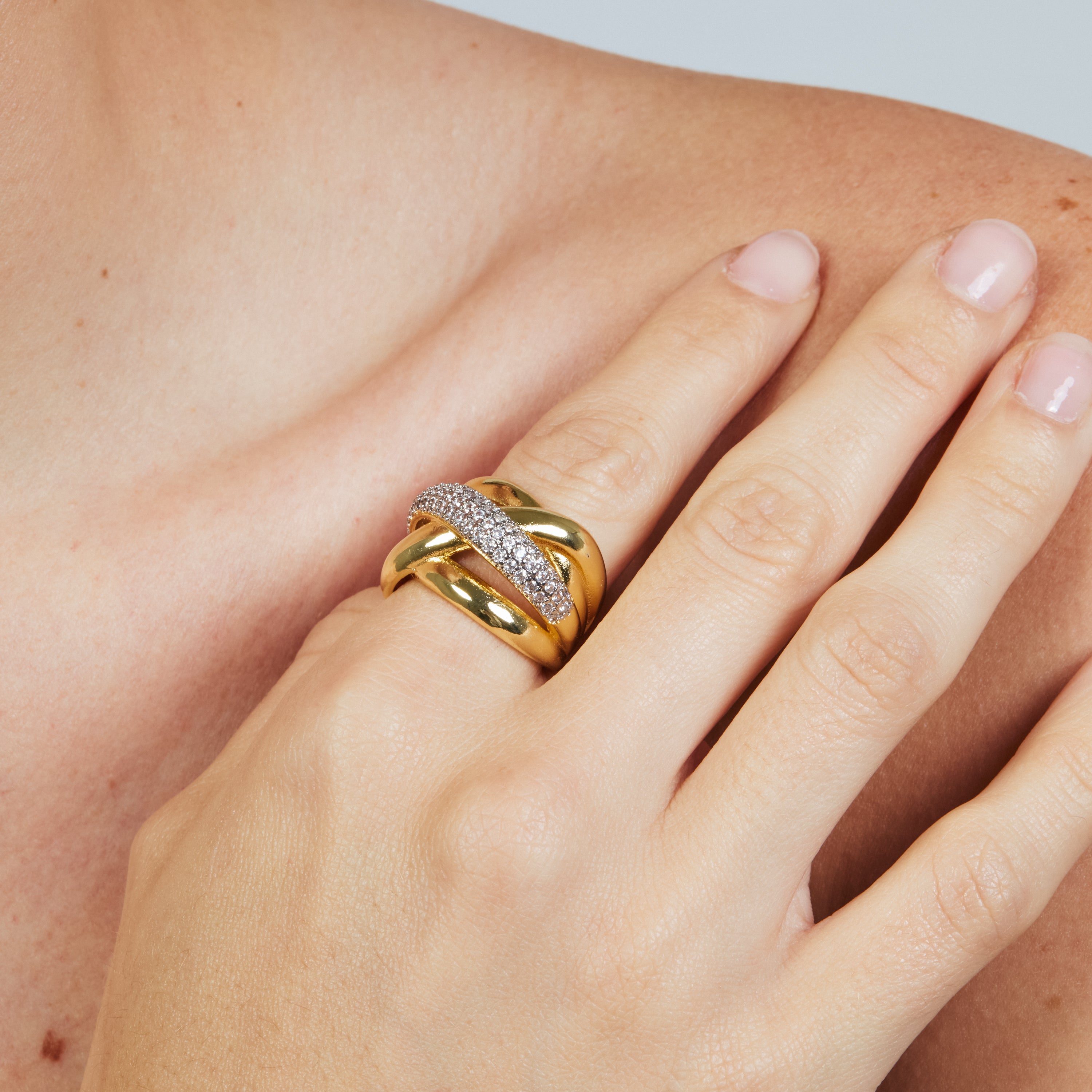 18k Yellow Gold Finished Metal Alloy and Sparkling Cubic Zirconia Ring - Prukah