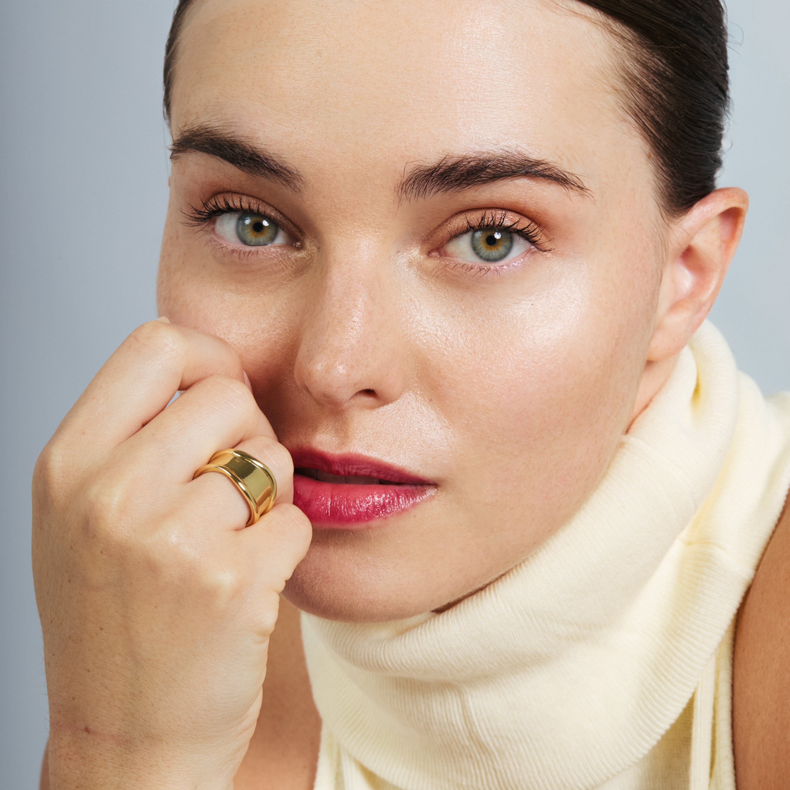Anillo acabado en oro amarillo de 18k - Miceo