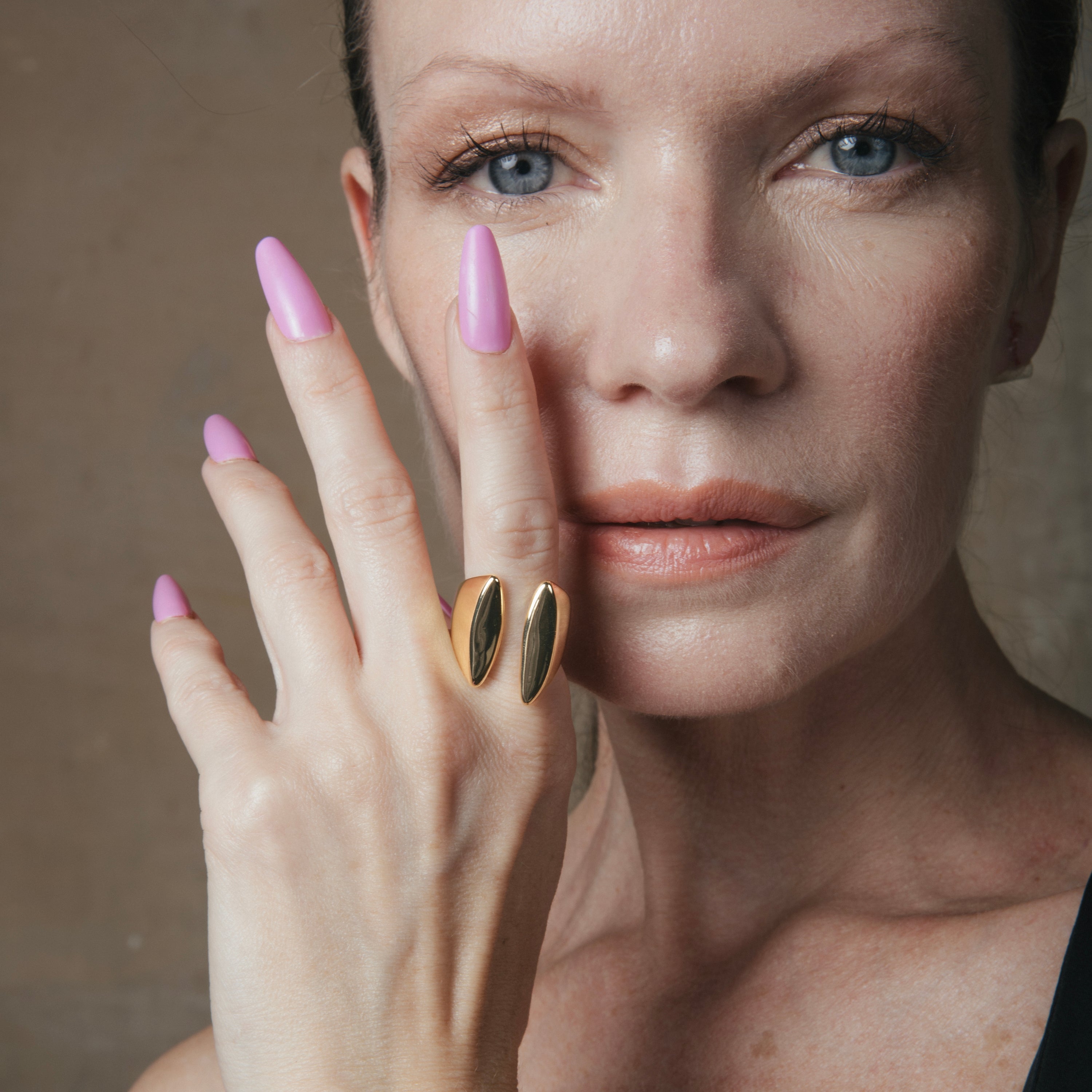 Anillo acabado en oro amarillo de 18k - Yaslah