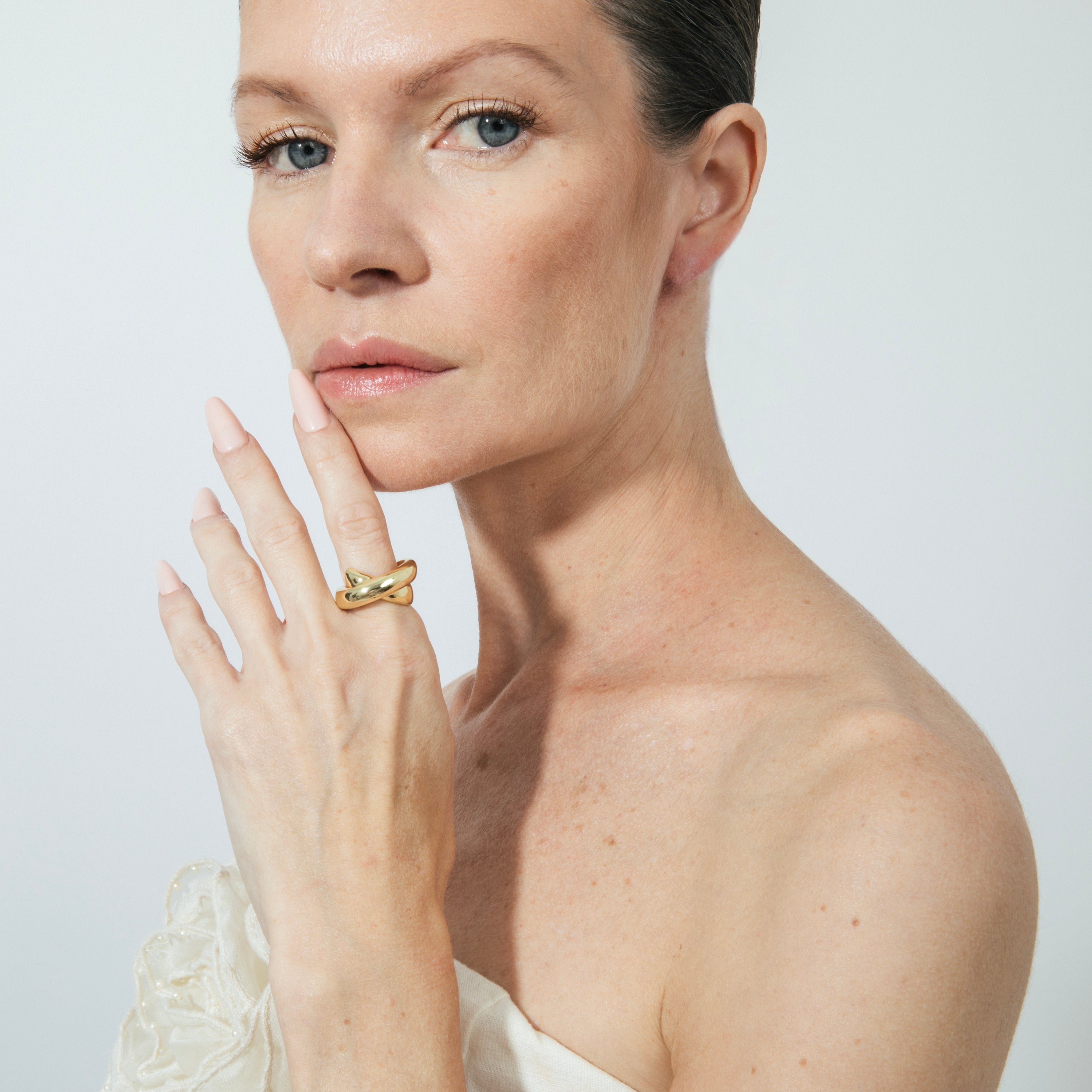 Anillo acabado en oro amarillo de 18k - Nacui