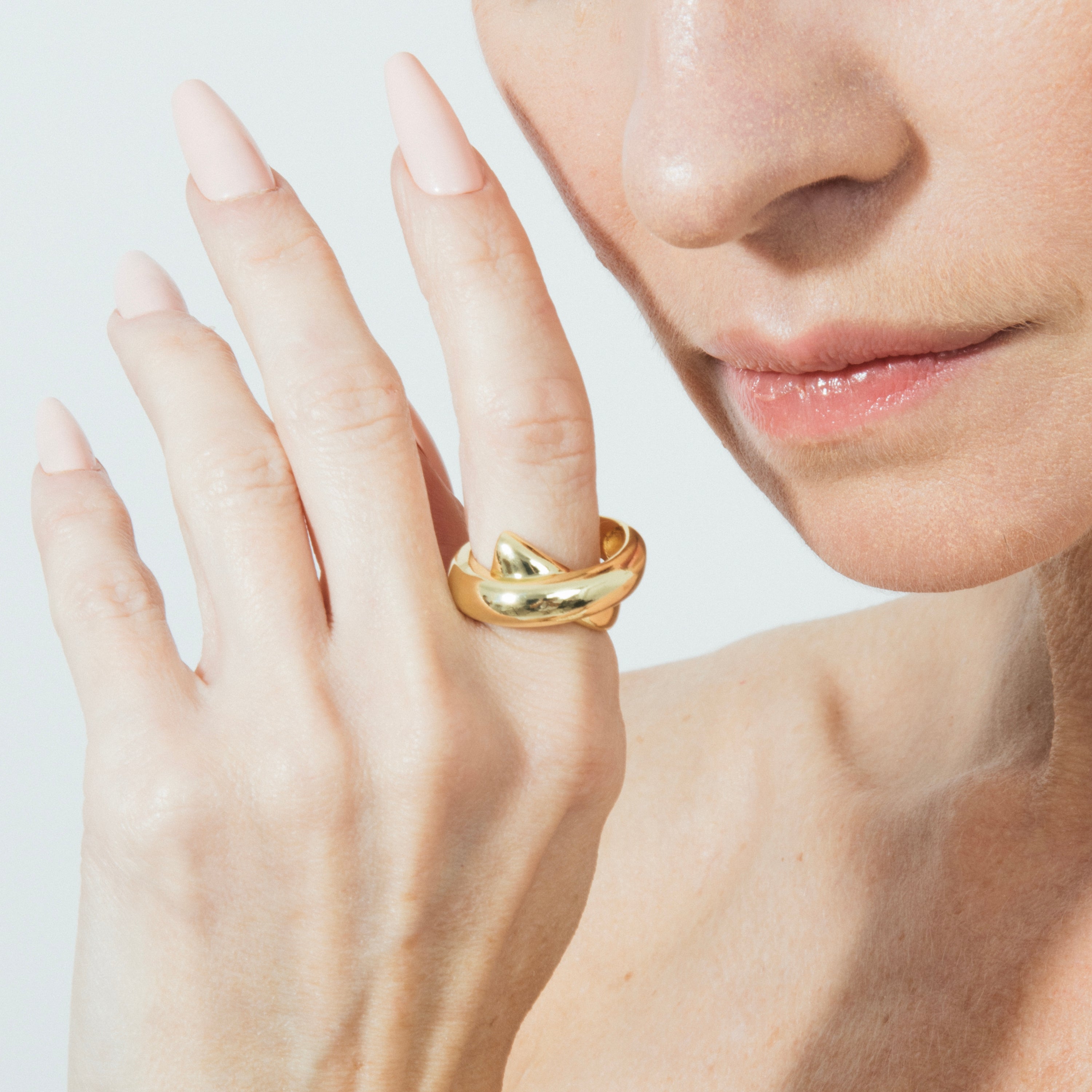 Anillo acabado en oro amarillo de 18k - Nacui