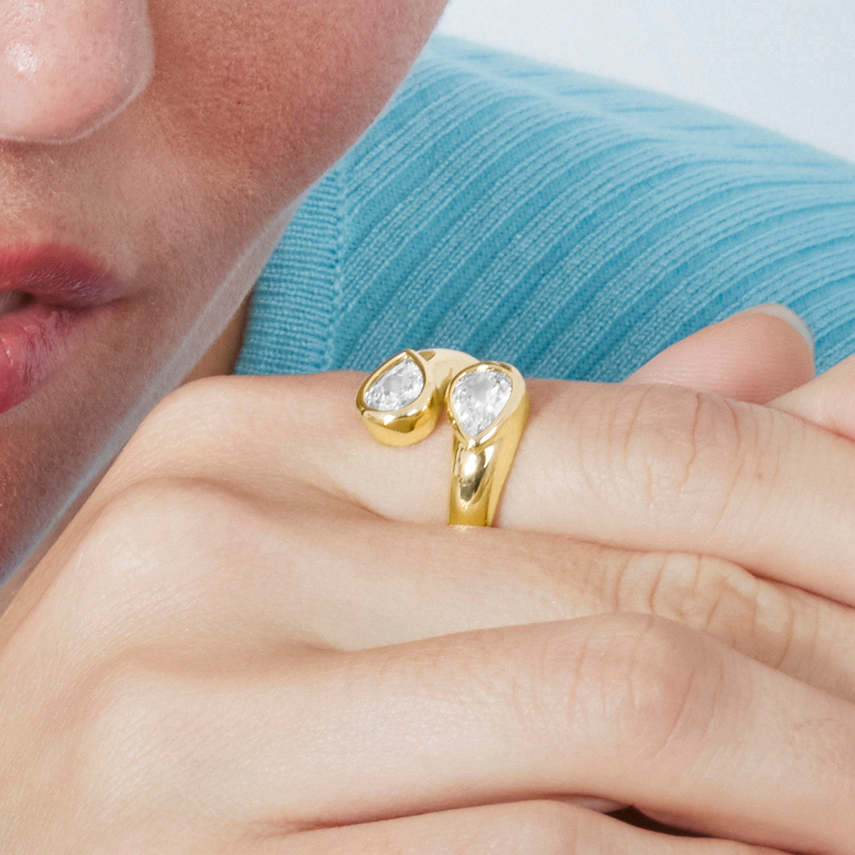 Glänzender Zirkonring mit 18k Gelbgold-Finish - Jedrac