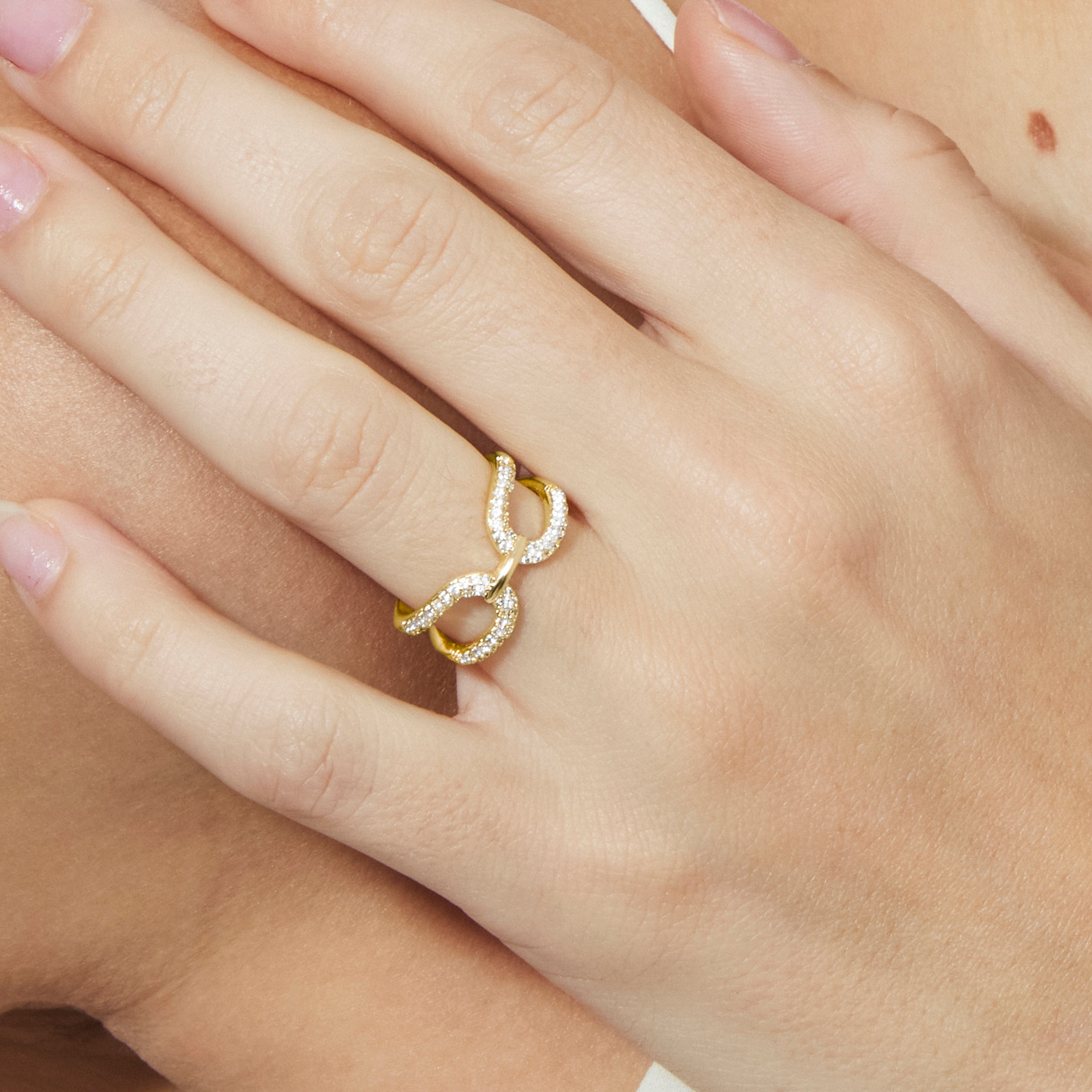 Anillo de Circonita Brillante acabado en oro amarillo de 18k - Kafrik