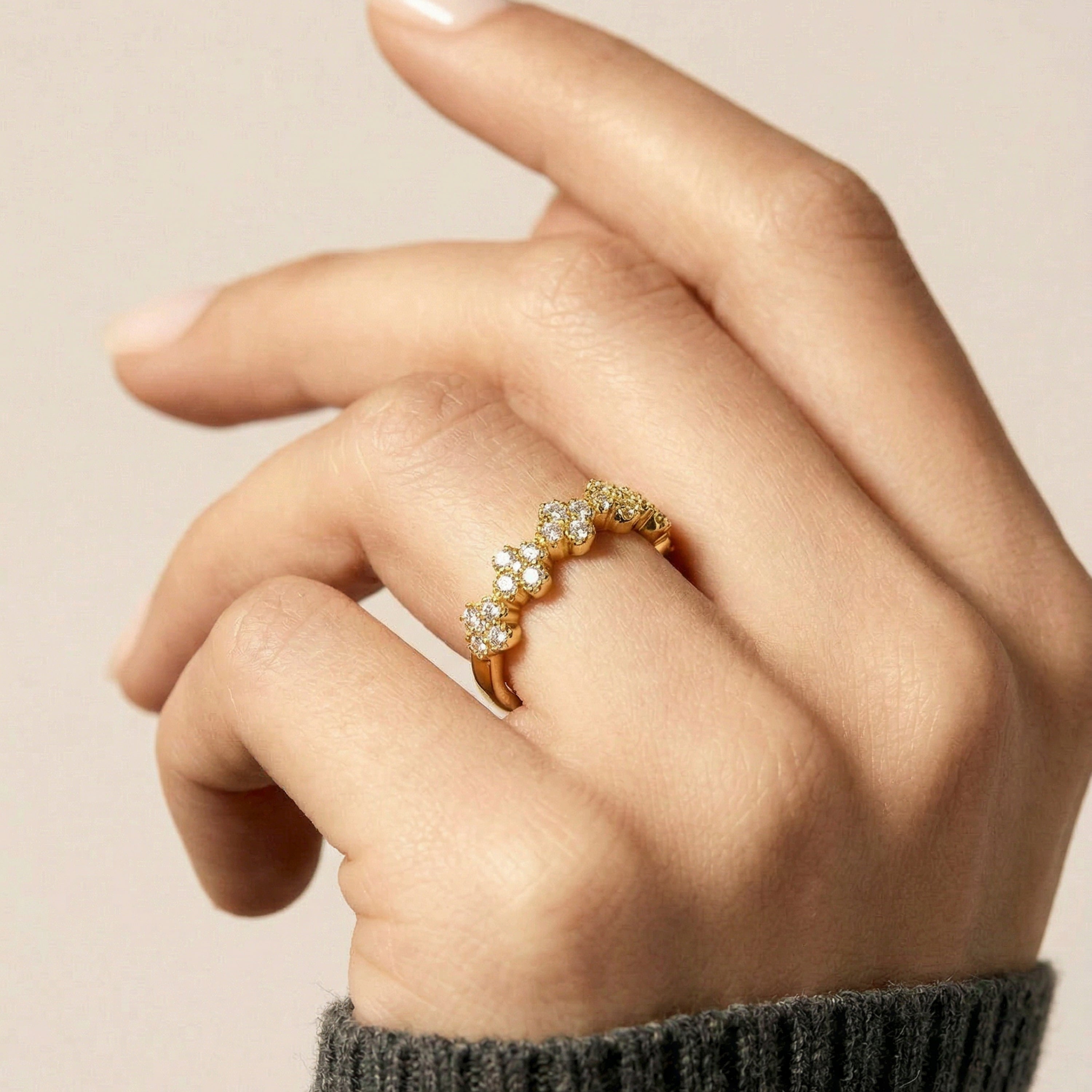 Bright Zirconia Ring finished in 18k Yellow Gold - Siskal