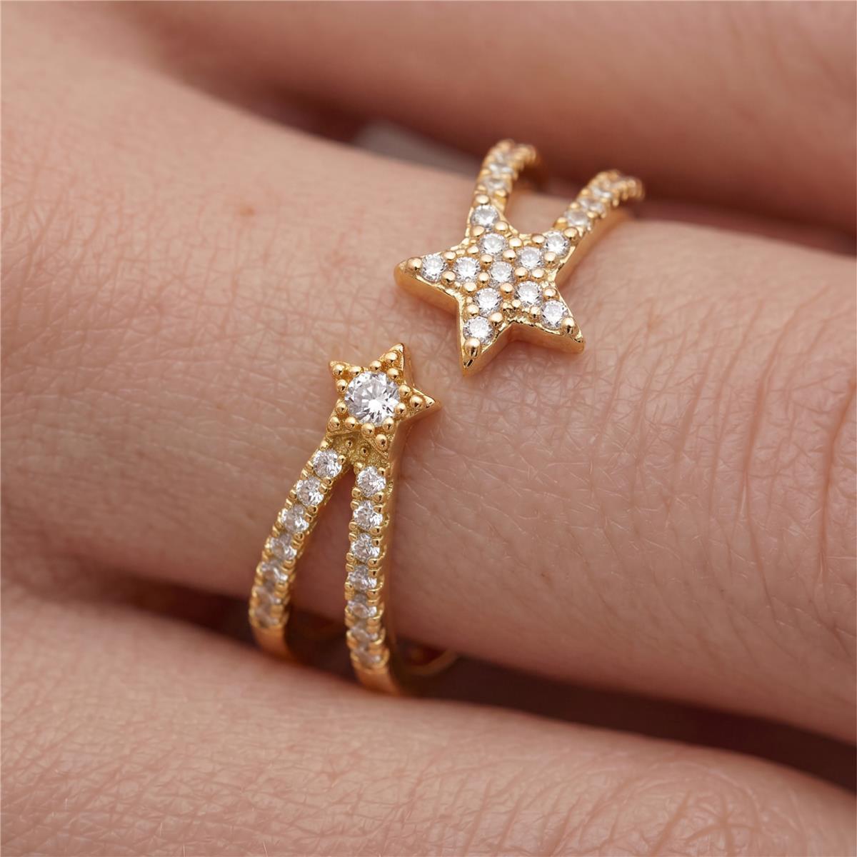 Anillo de Aleación de Metal y Circonita Brillante acabado en oro amarillo de 18k - Helmsu