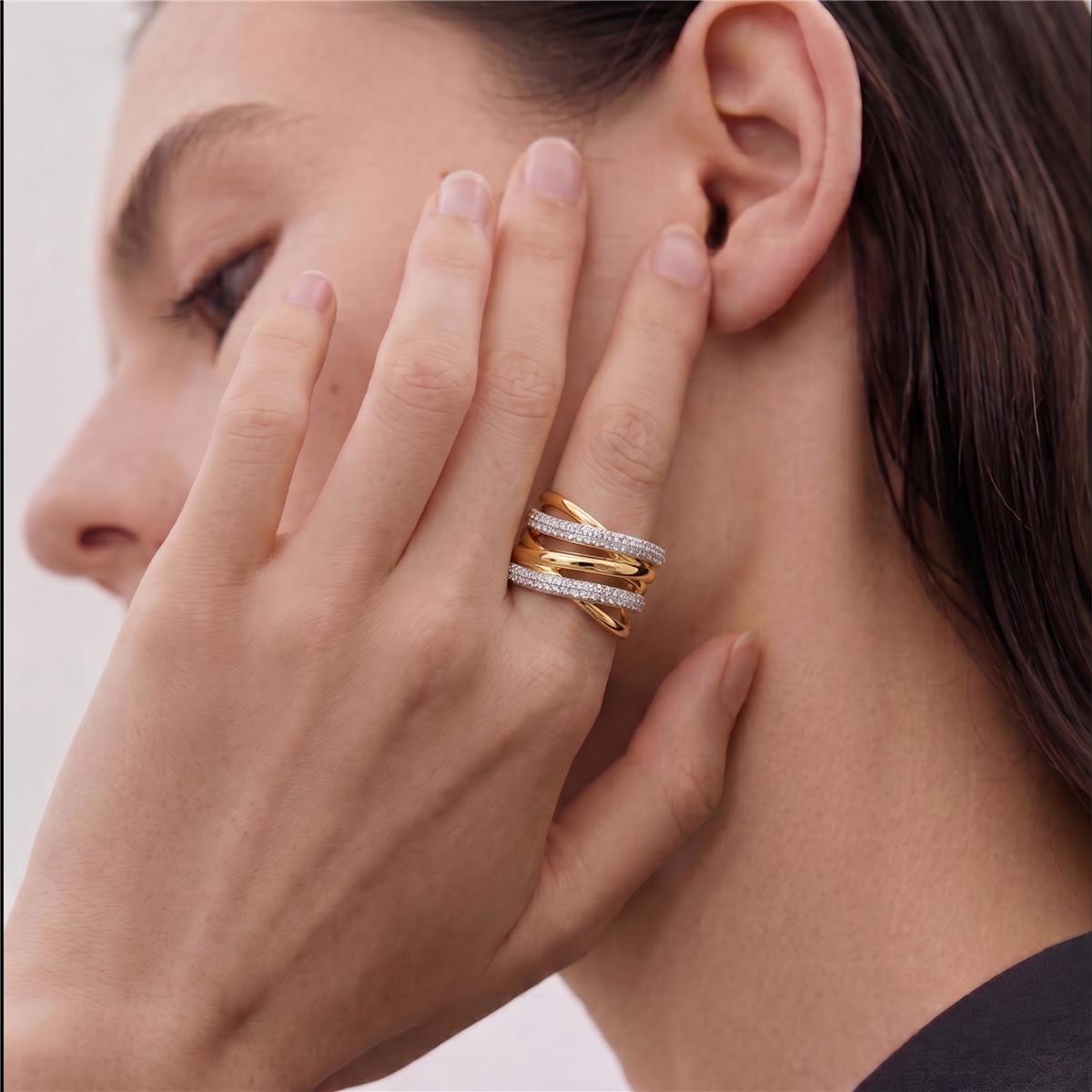Anillo de Aleación de Metal y Circonita Brillante acabado en oro amarillo de 18k - Ximara