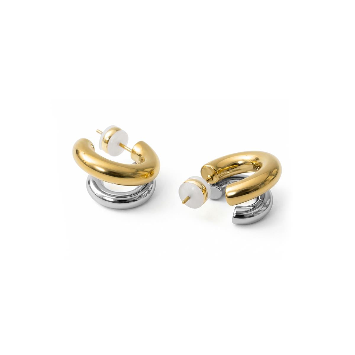 Brincos com acabamento em ouro amarelo 18k - Derck