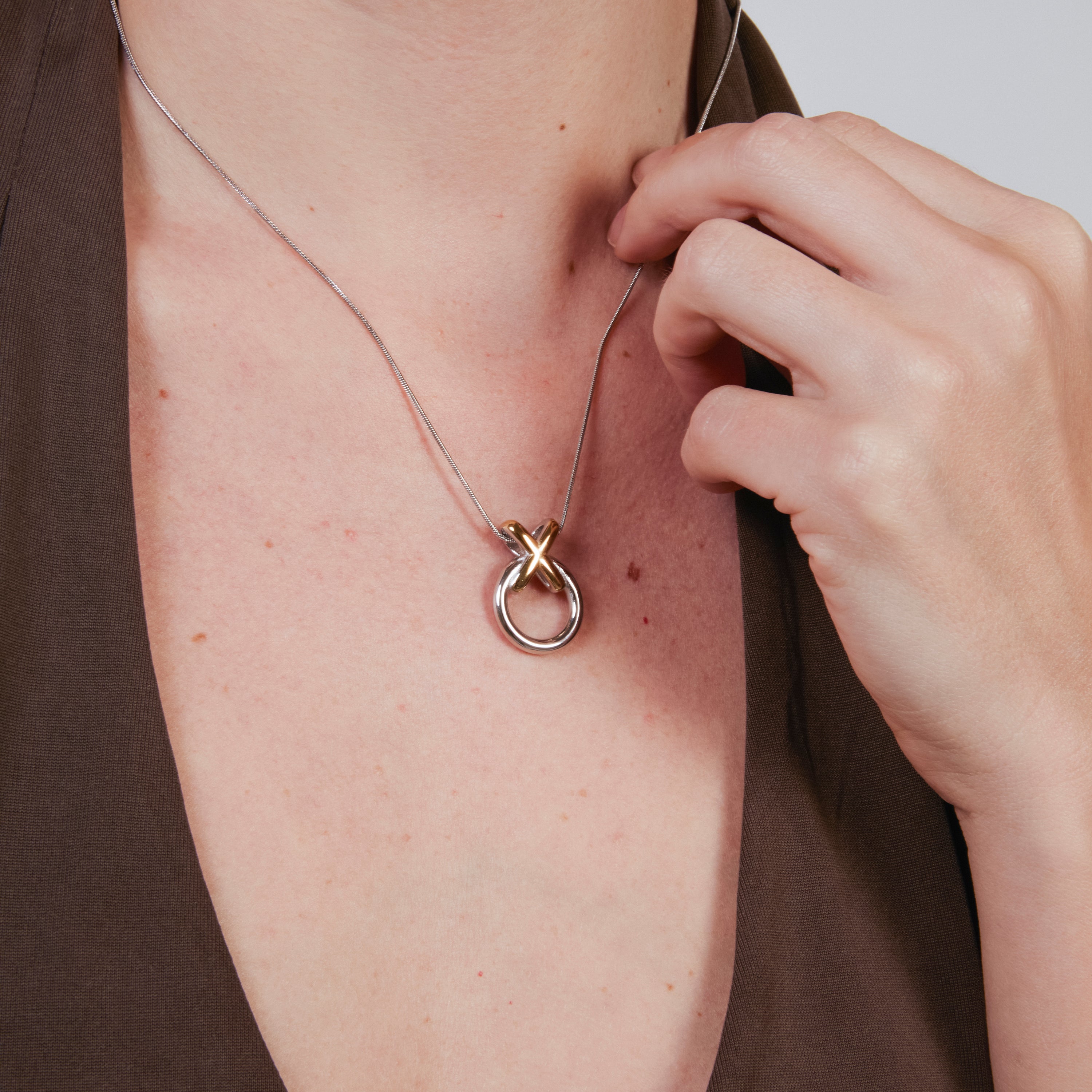 Collier finition or jaune 18 carats et rhodium - Merilah
